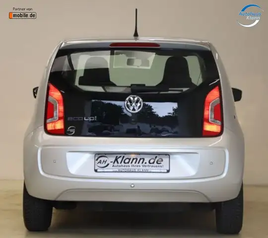 Volkswagen Up! view 8