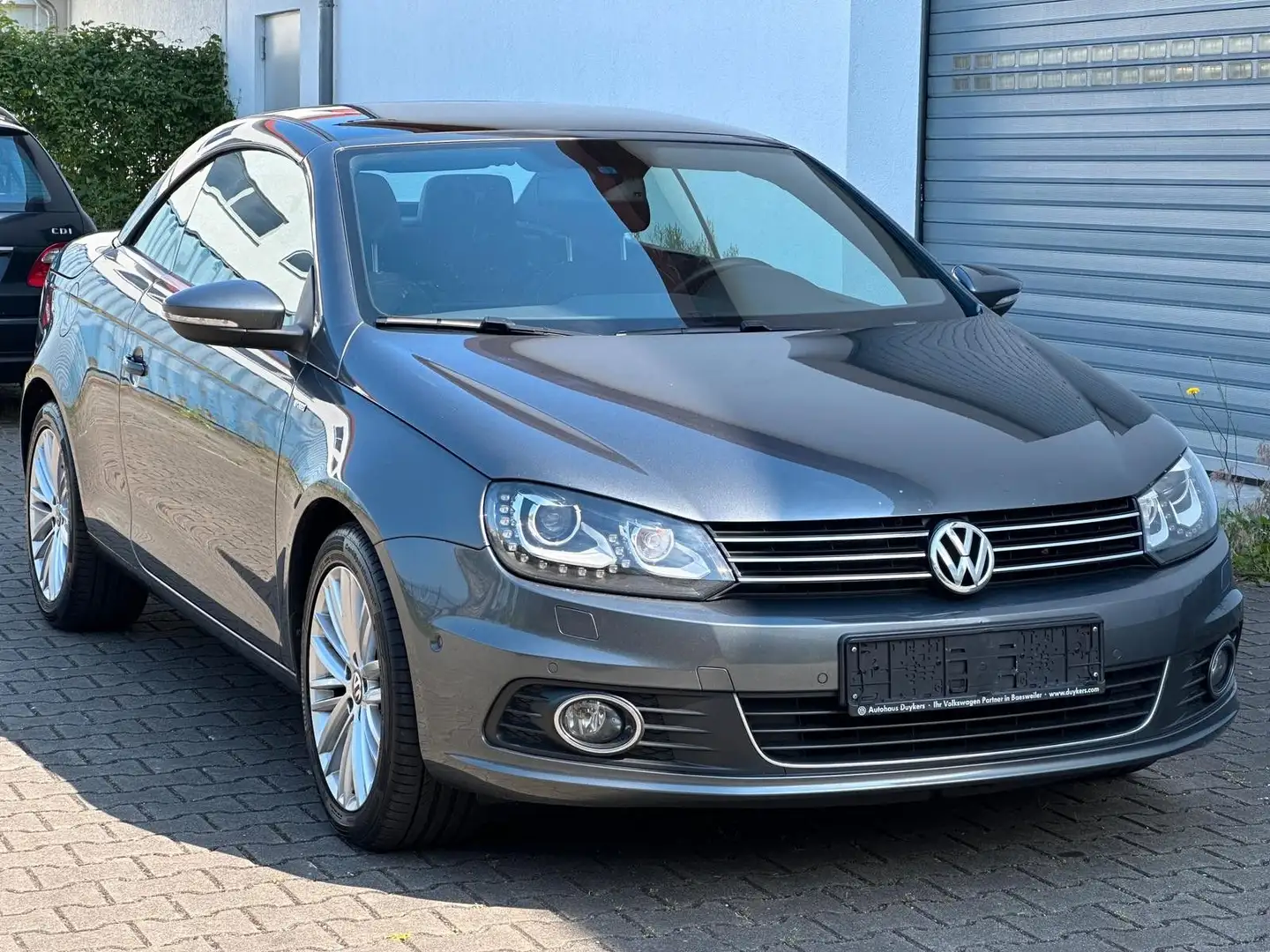 Volkswagen Eos 2.0 Cup BMT*1.Hand*TÜV neu*8-Reifen+Alu. Grau - 2