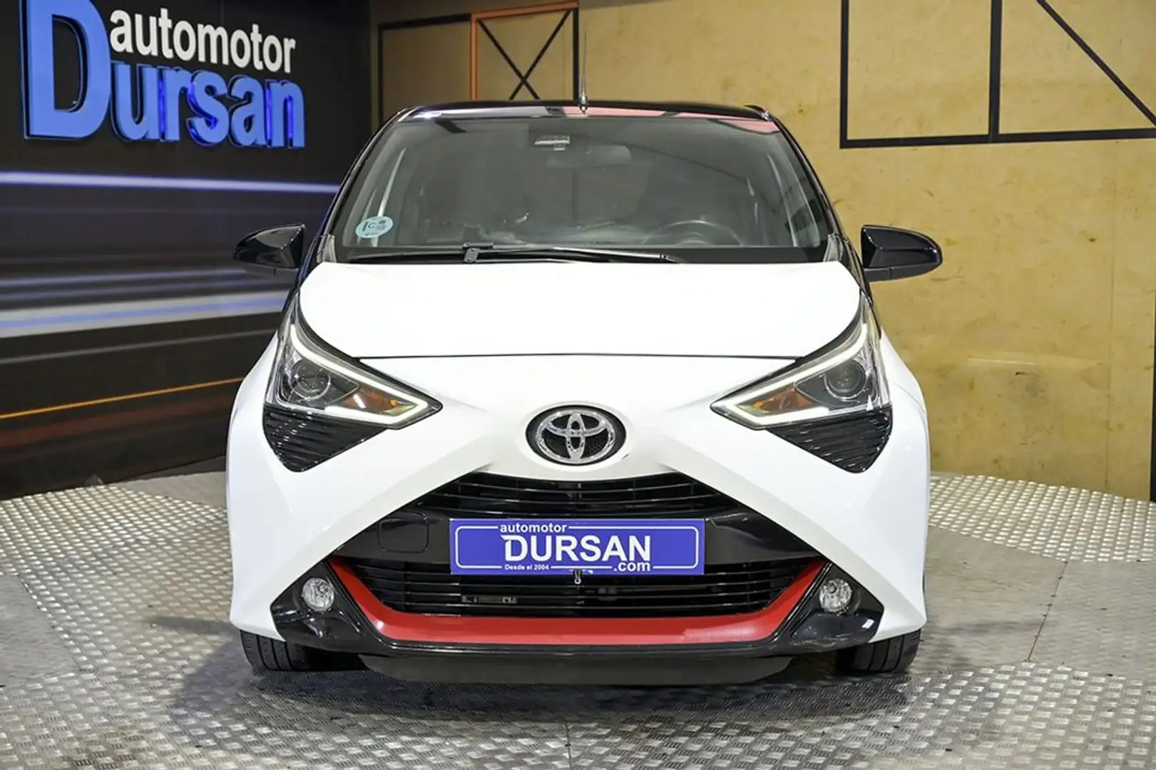 Toyota Aygo 70 x-sport Blanc - 2