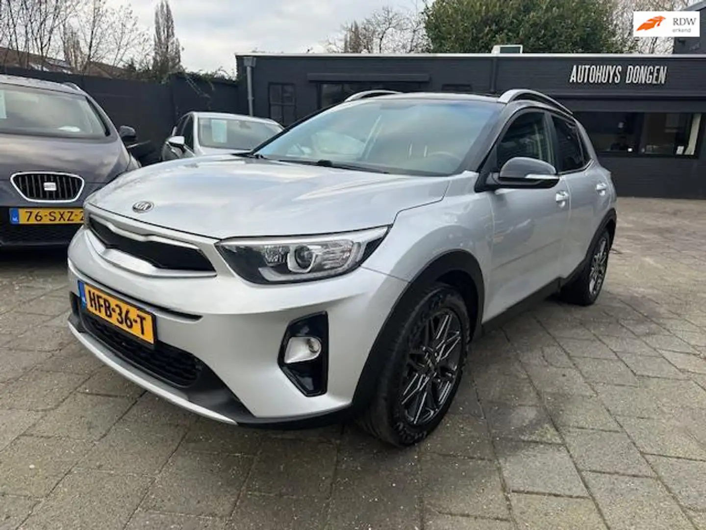 Kia Stonic 1.0 T-GDI (120pk) DynamicLine! Leder! Clima! Navi! Argent - 1