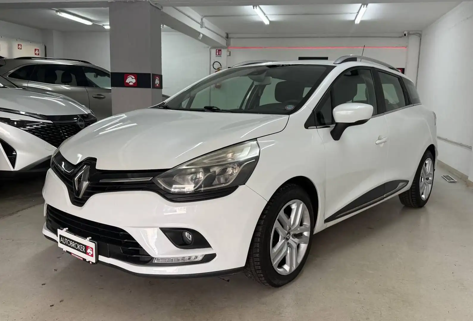 Renault Clio Sporter dCi 8V 75CV Start&Stop Energy Intens Blanc - 1
