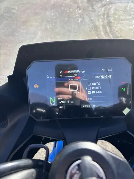 Suzuki GSX 8R - foto 7