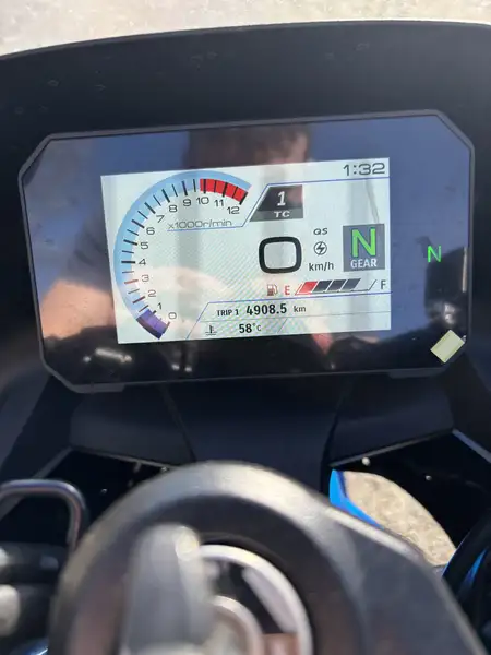 Suzuki GSX 8R - foto 6