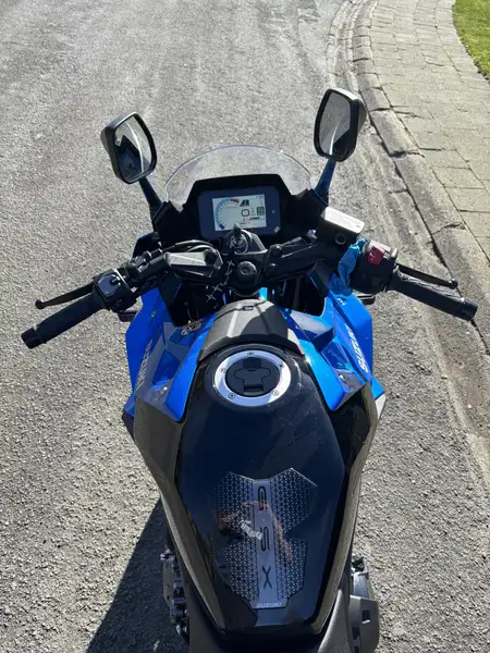 Suzuki GSX 8R - foto 5