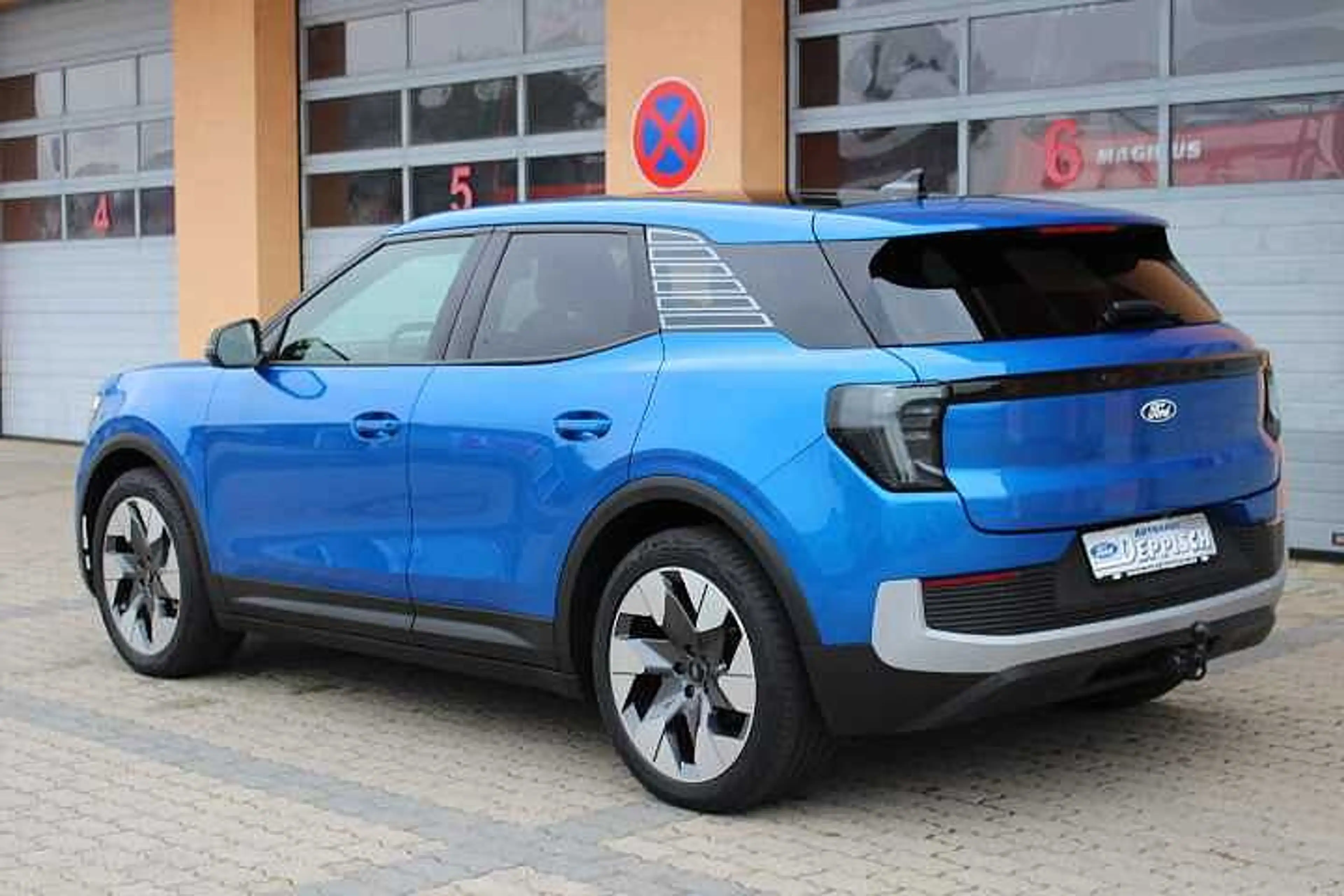 Ford Explorer Premium 77kWh Range Ext. RWD PANO AHK — photo 24