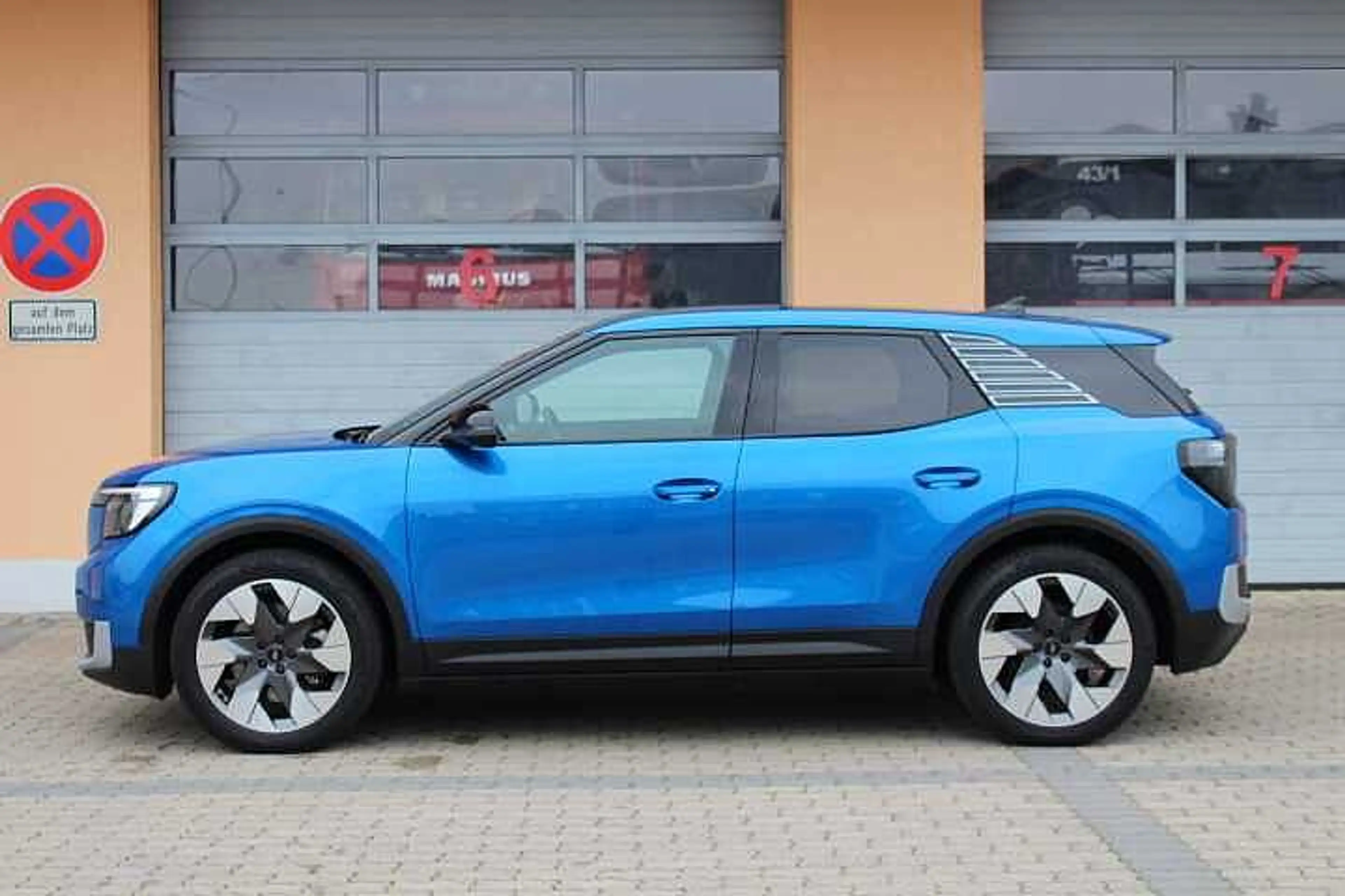 Ford Explorer Premium 77kWh Range Ext. RWD PANO AHK — photo 25
