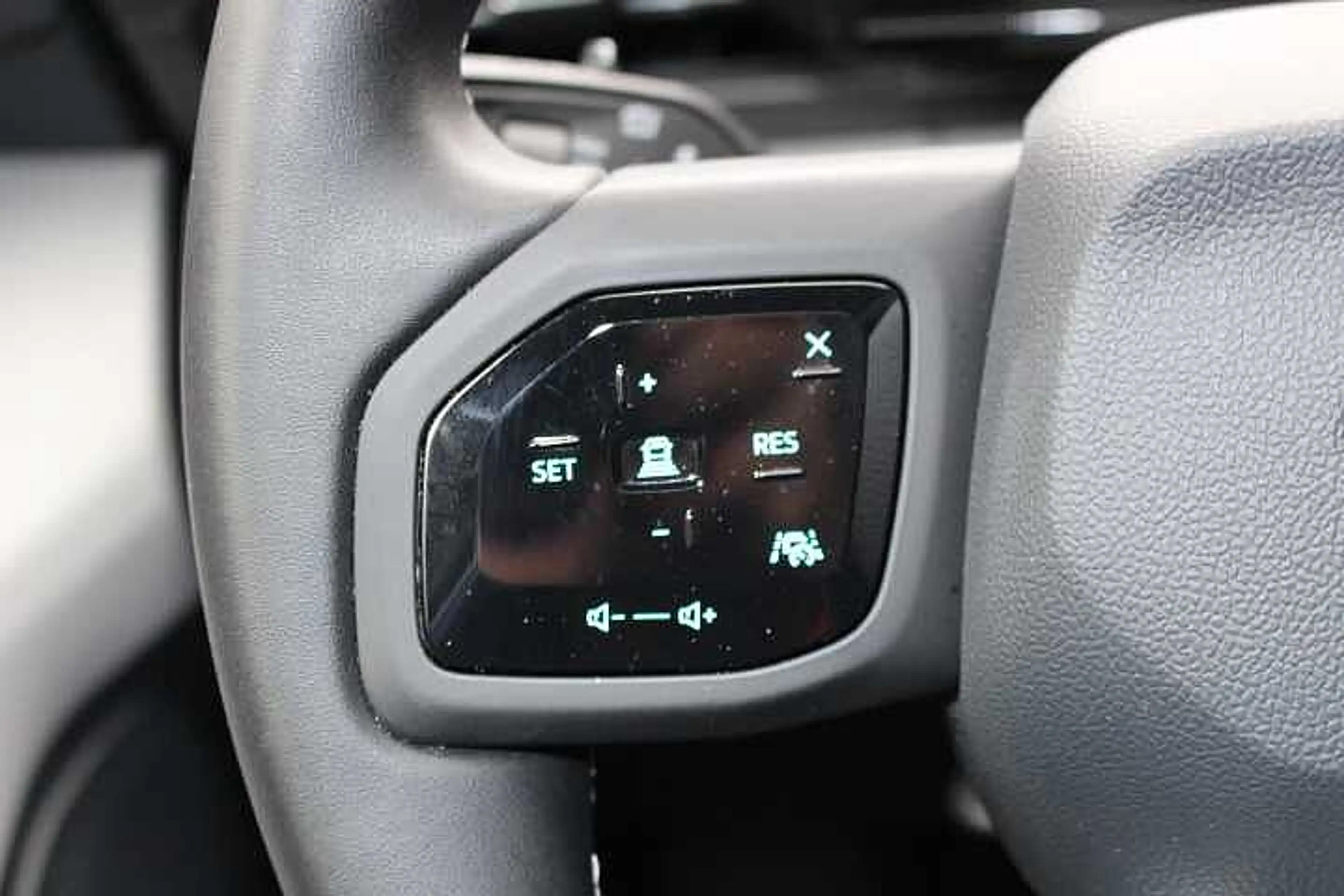 Ford Explorer Premium 77kWh Range Ext. RWD PANO AHK — photo 21