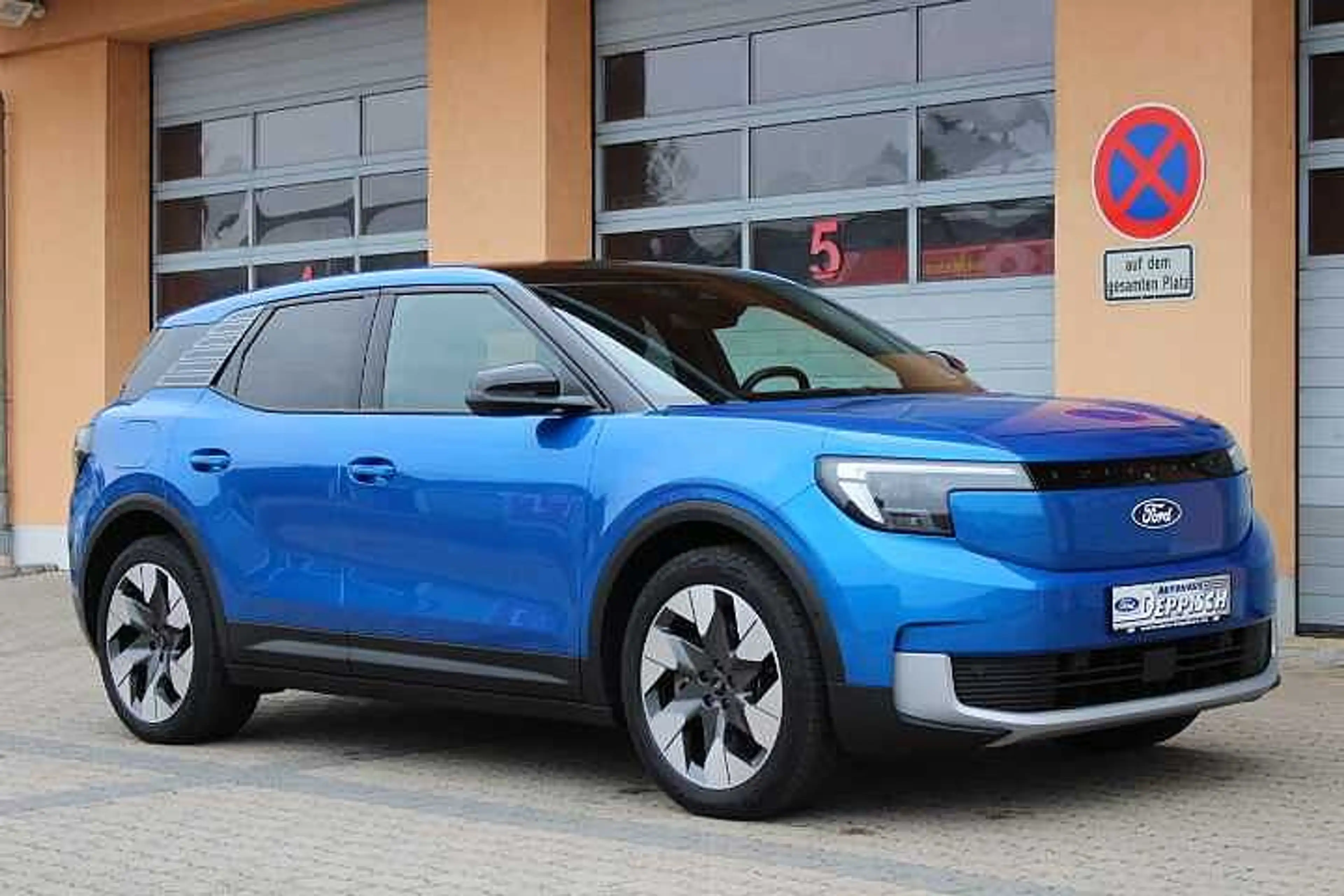 Ford Explorer Premium 77kWh Range Ext. RWD PANO AHK — photo 27