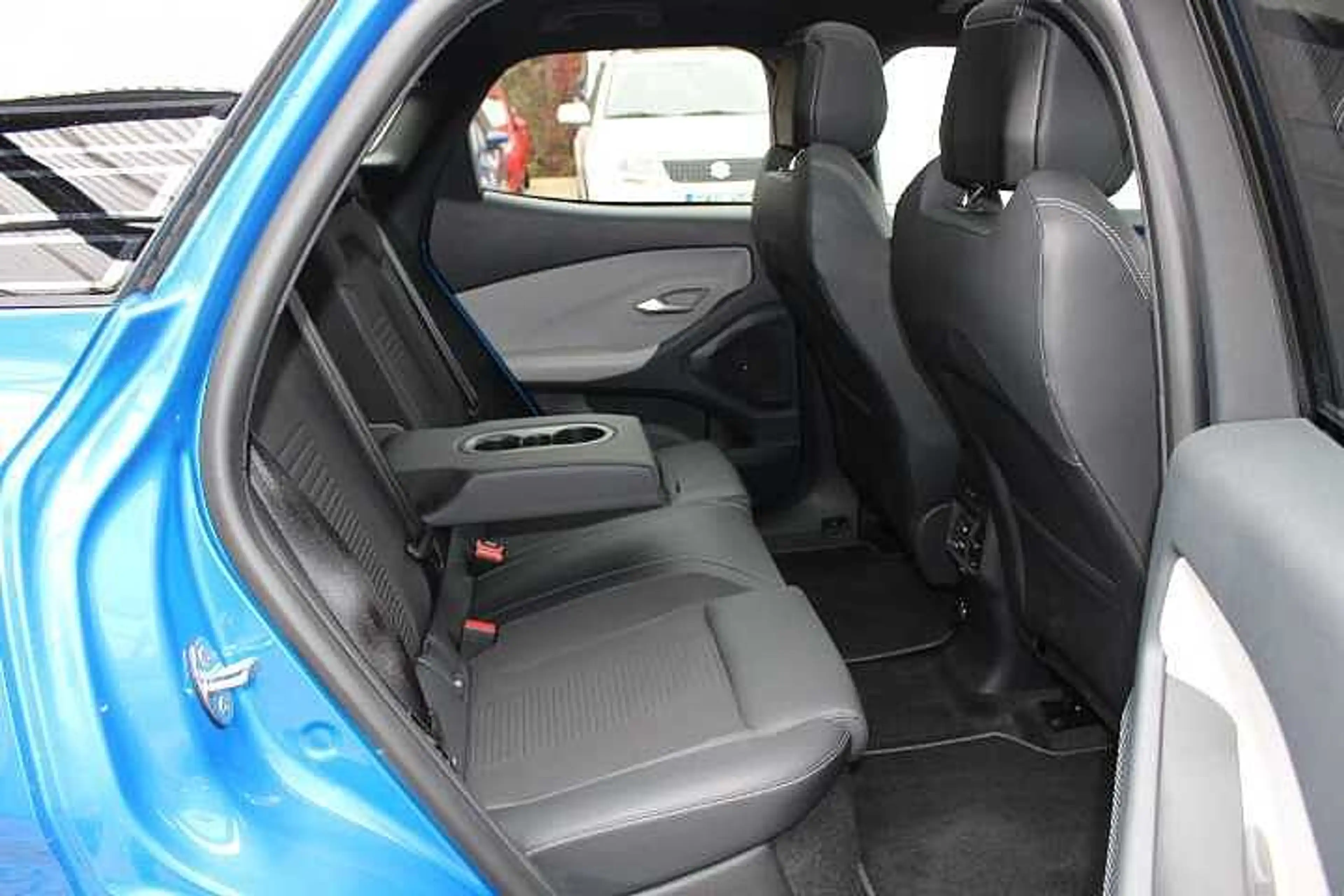 Ford Explorer Premium 77kWh Range Ext. RWD PANO AHK — photo 13