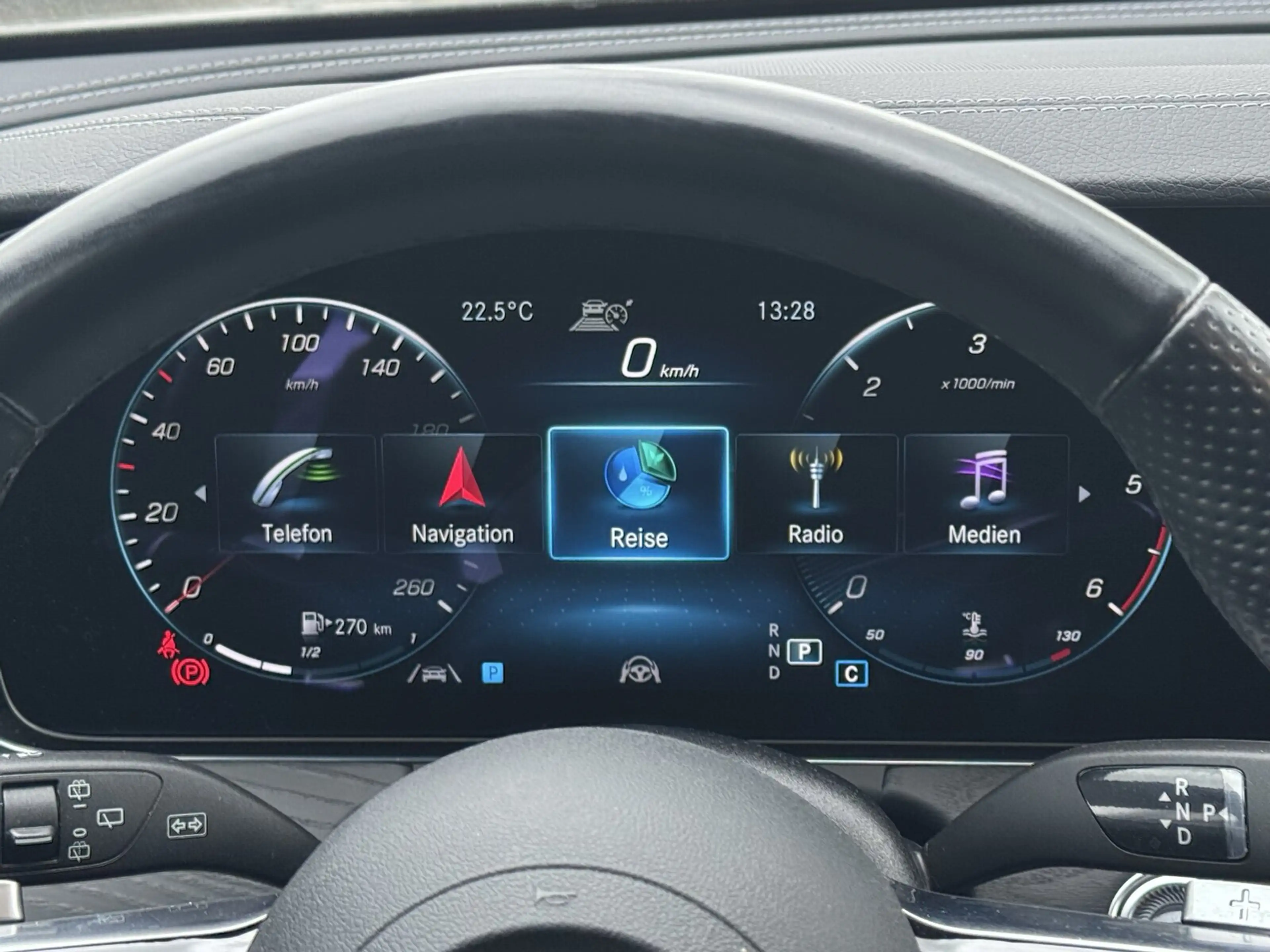 Mercedes-Benz E 400 E 400 d 4M T AMG Line/Navi/Distronic/Keyless-Go — photo 12