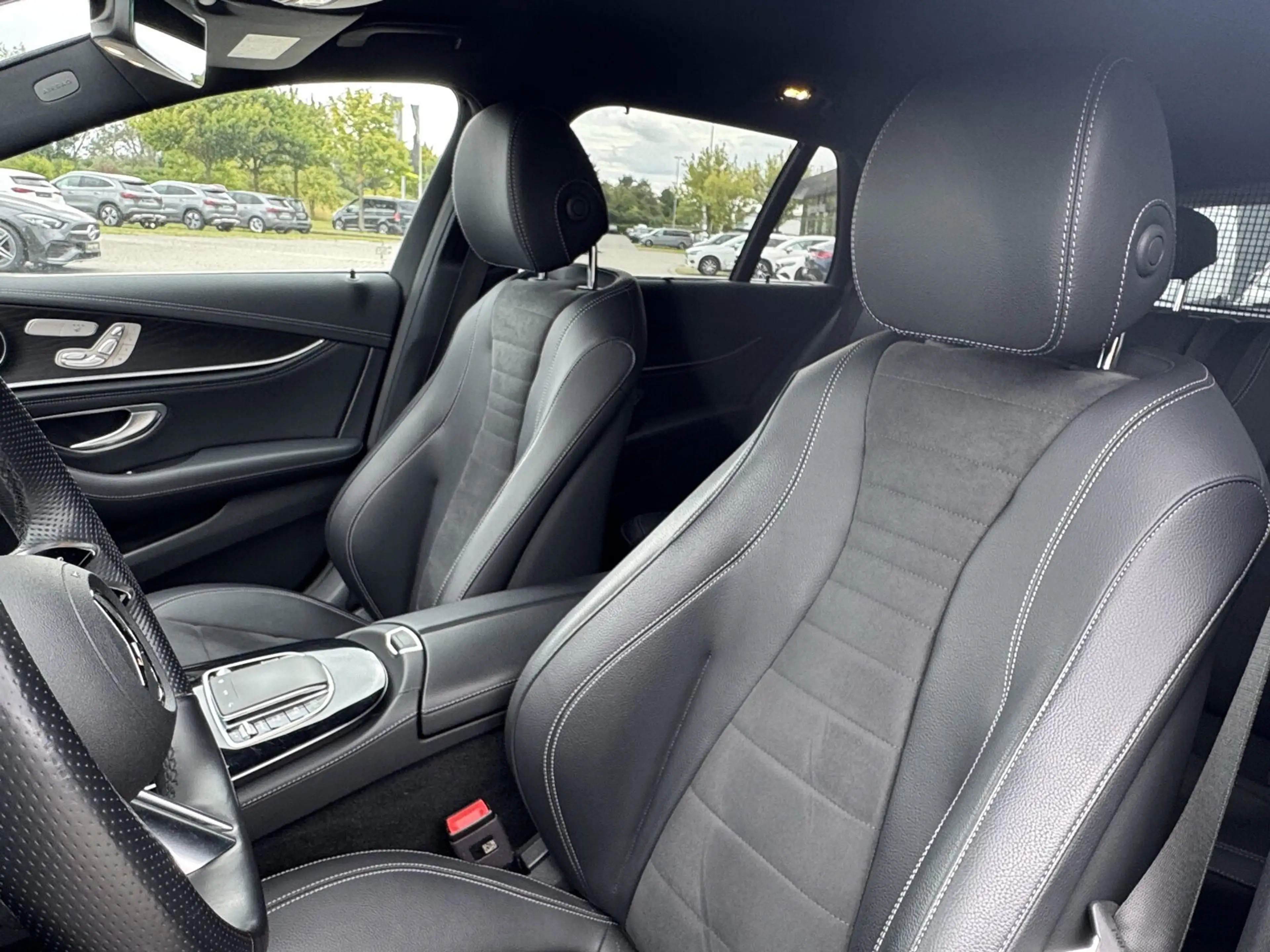 Mercedes-Benz E 400 E 400 d 4M T AMG Line/Navi/Distronic/Keyless-Go — photo 10