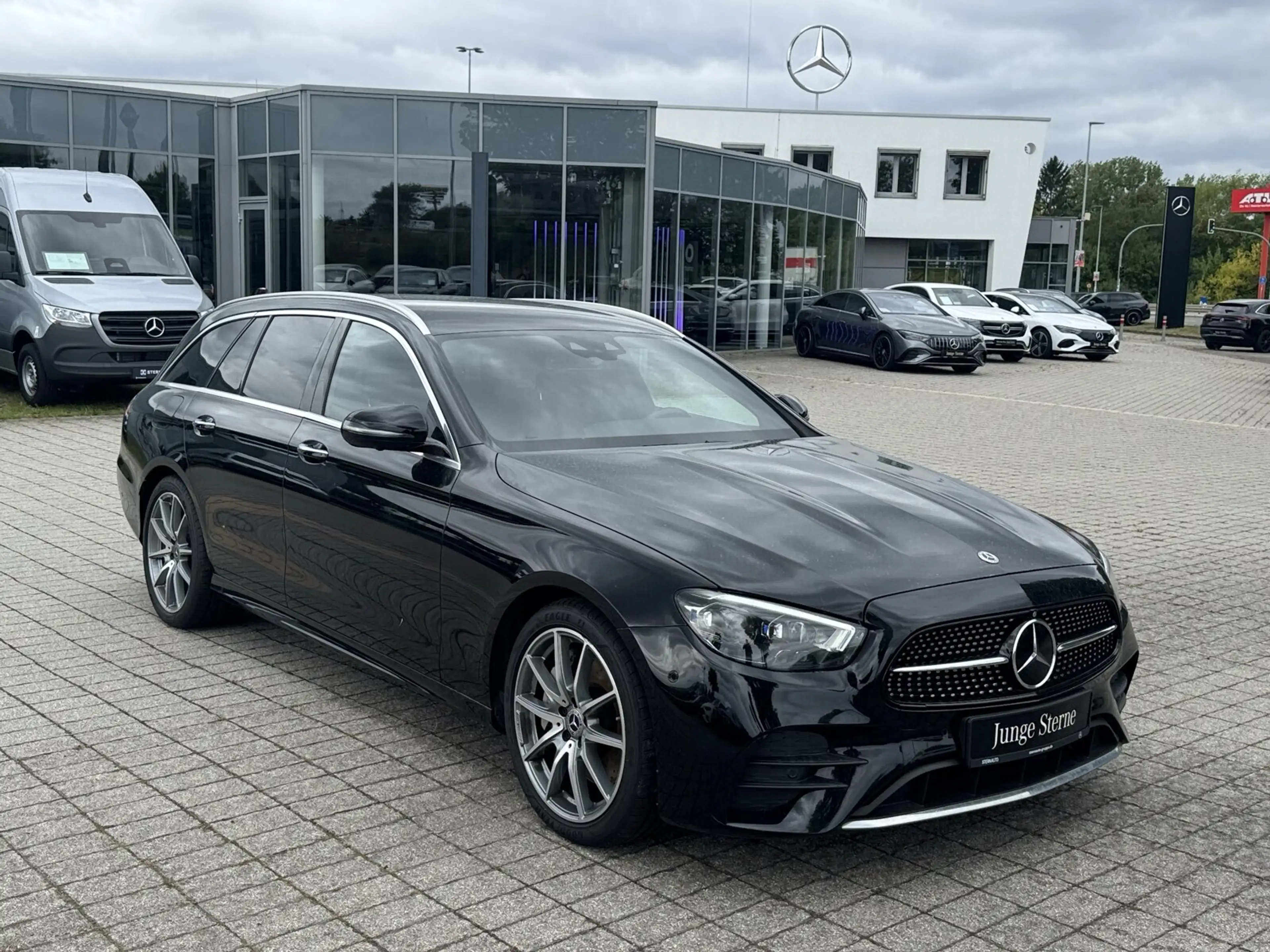 Mercedes-Benz E 400 E 400 d 4M T AMG Line/Navi/Distronic/Keyless-Go — photo 3