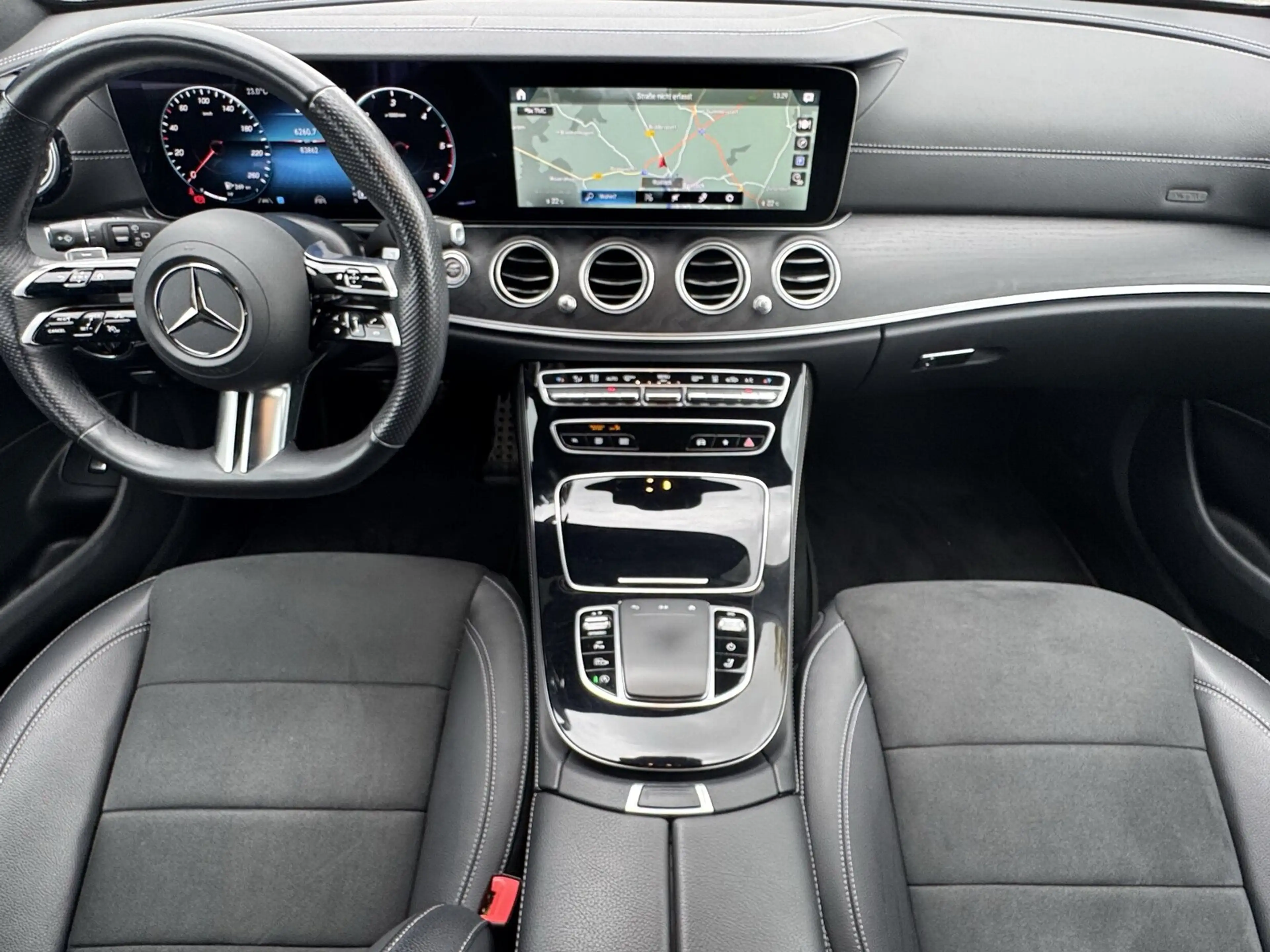 Mercedes-Benz E 400 E 400 d 4M T AMG Line/Navi/Distronic/Keyless-Go — photo 15