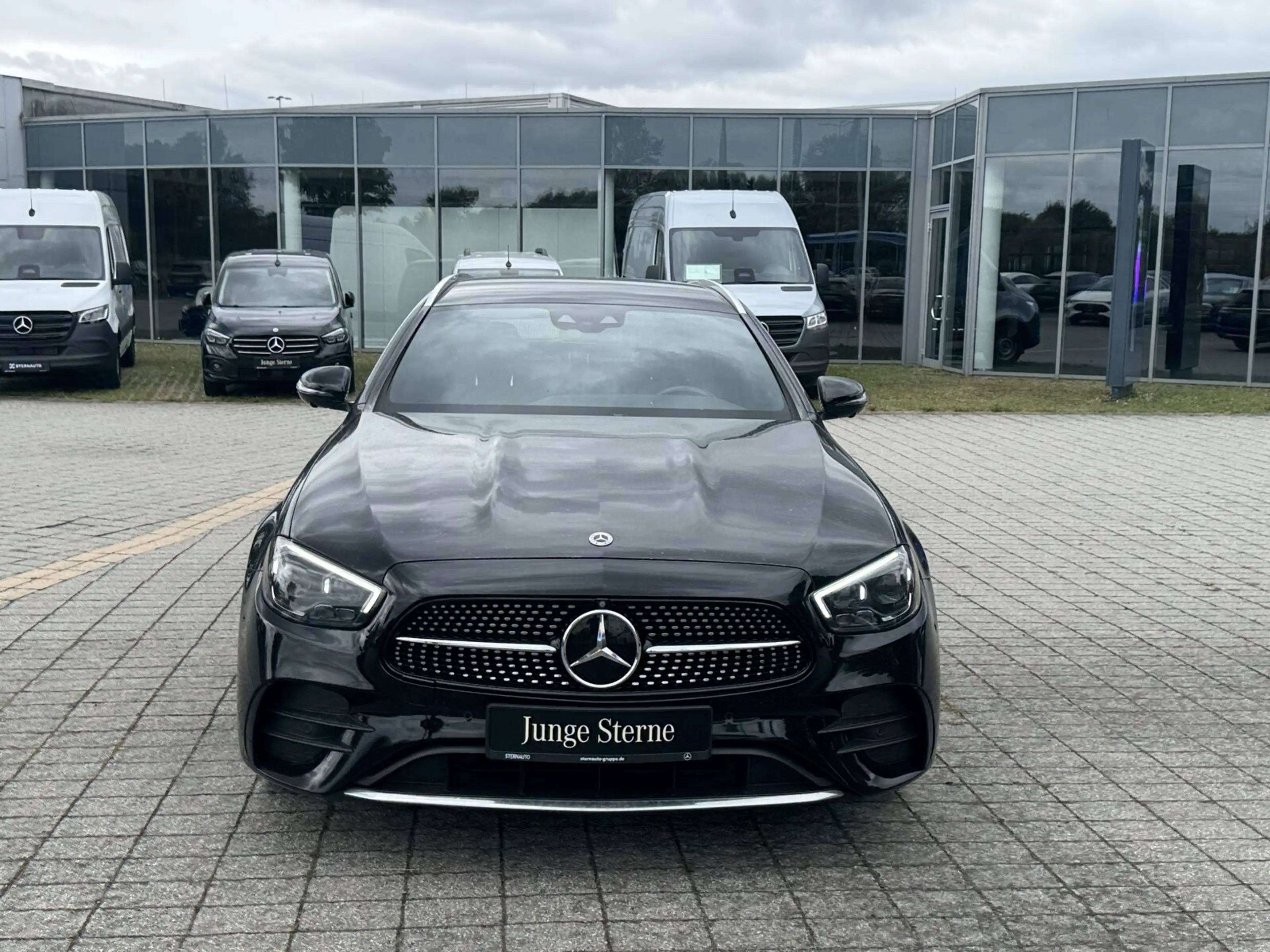 Mercedes-Benz E 400 E 400 d 4M T AMG Line/Navi/Distronic/Keyless-Go — photo 2