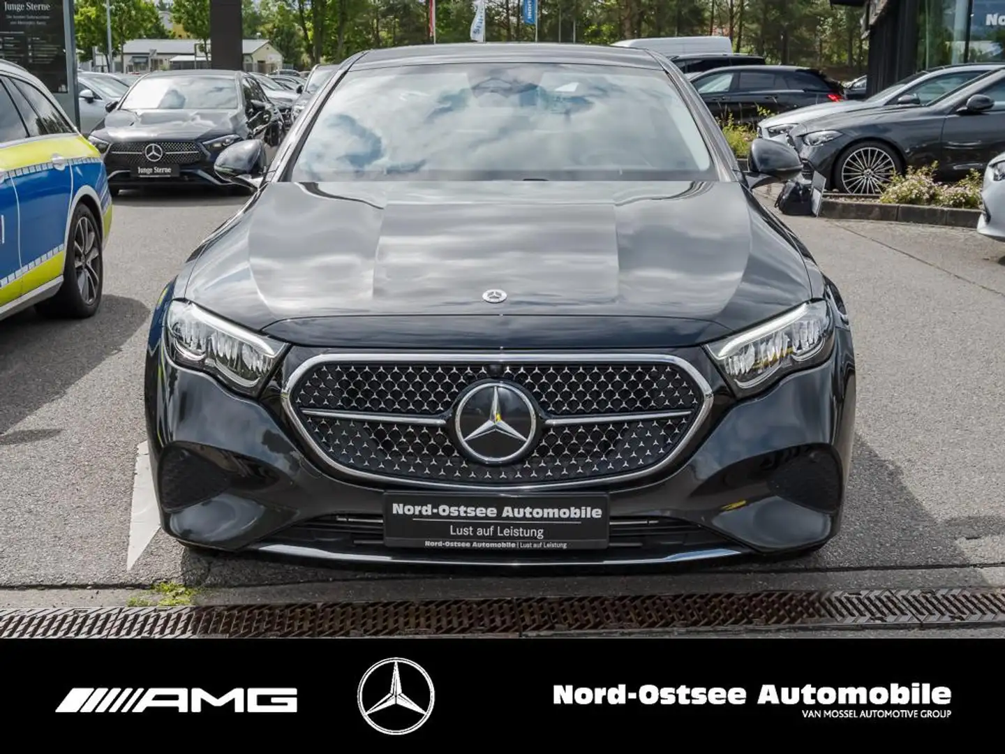 Mercedes-Benz E 220 d AVANTGARDE ADV. PANO 19" DISTRO KEYLESS Gris - 2