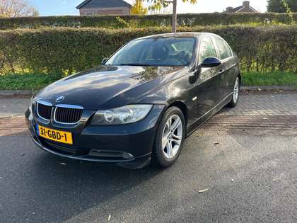 BMW 318 3-serie , Navi, Pdc en geeft storing aan 318i Busi