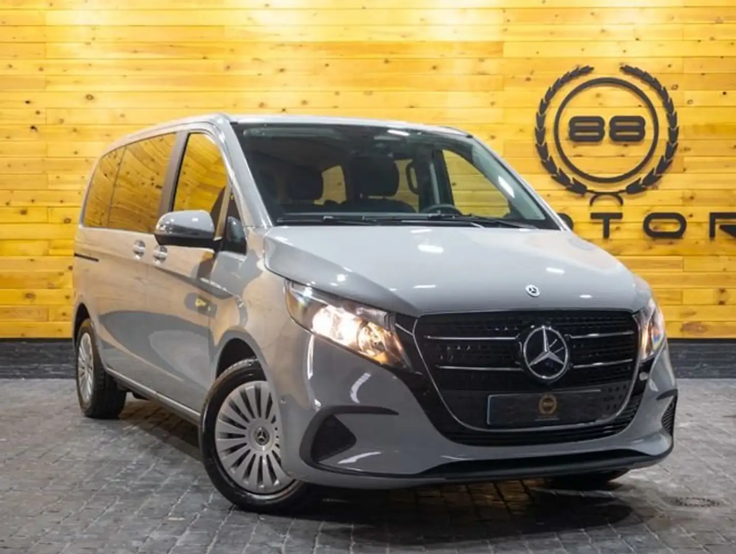 Mercedes-Benz 220 V   D Blanco - 1