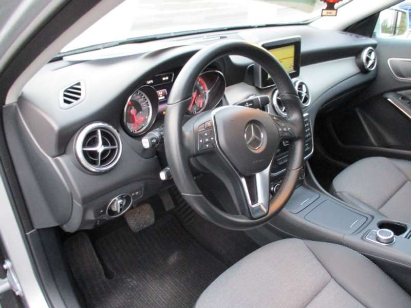 Mercedes-Benz GLA 200 CDI 136PK EURO6b AUTOMAAT FULL OPTION NAVI PANODAK