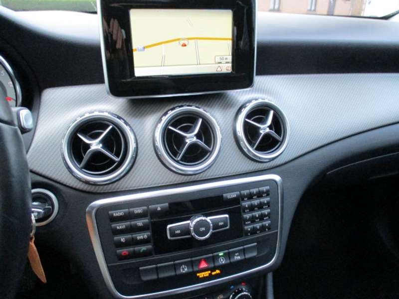 Mercedes-Benz GLA 200 CDI 136PK EURO6b AUTOMAAT FULL OPTION NAVI PANODAK