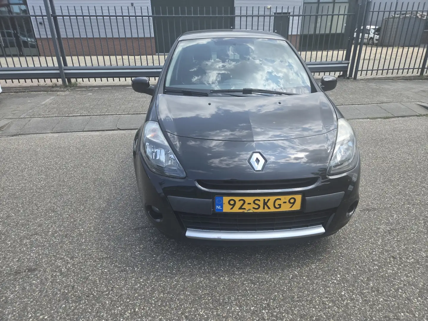 Renault Clio 1.2 TCe Collection Zwart - 1