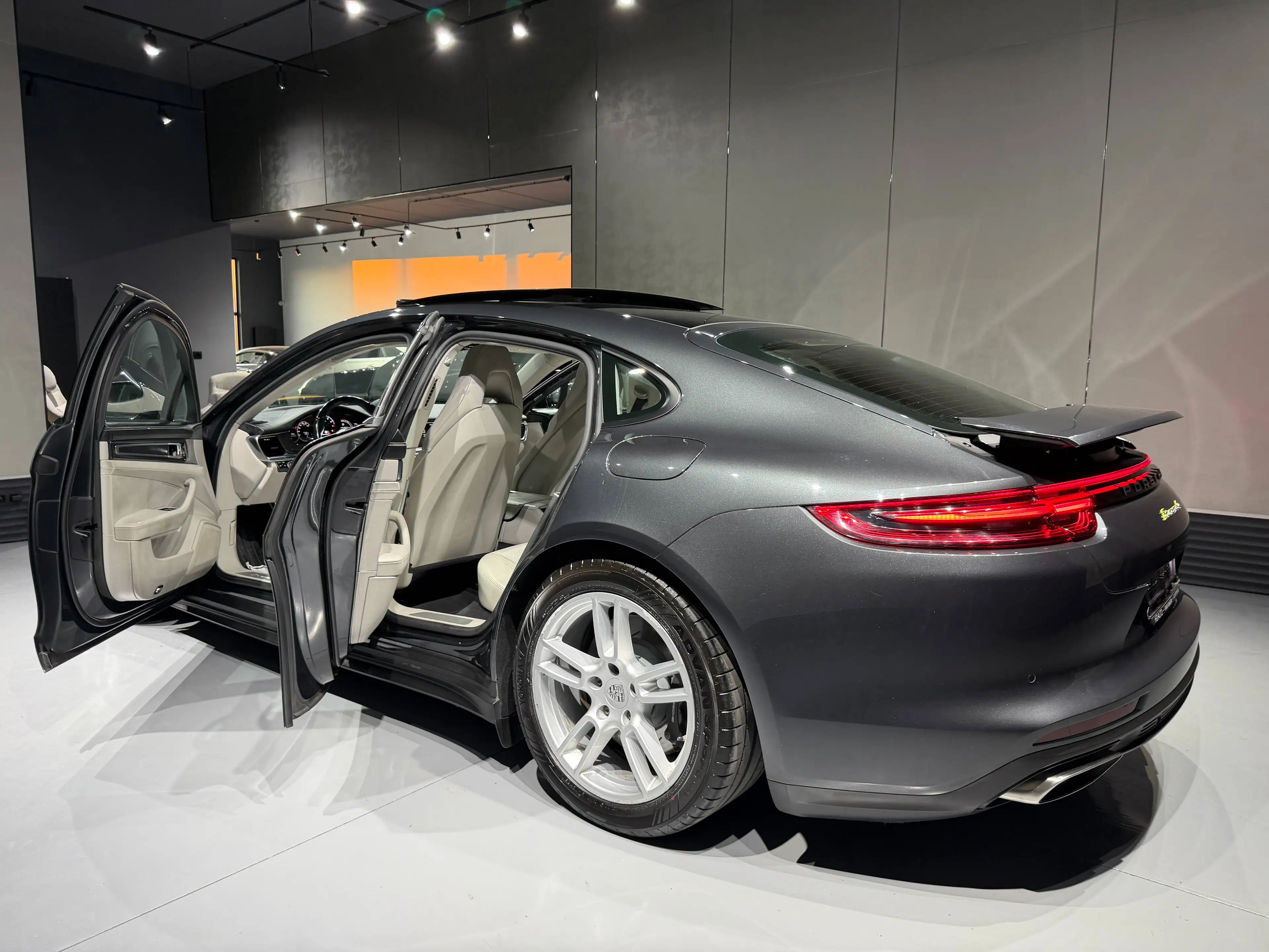 Porsche Panamera Panamera 4 e-Hybrid 3.0i V6 Tiptronic S/TOIT PANORAMIQUE/PACK SPORT CHRONO/XENON LED// — photo 15