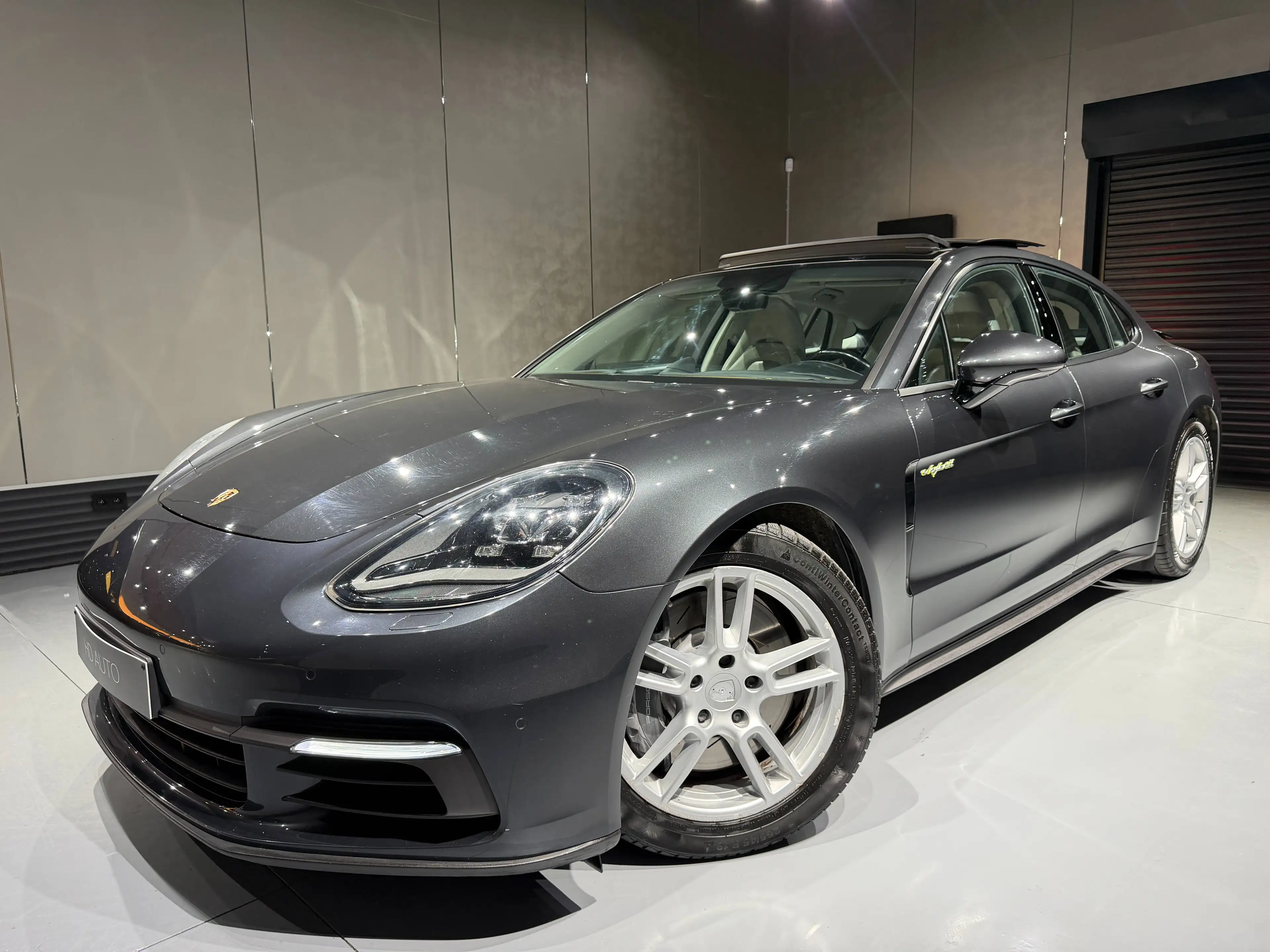 Porsche Panamera Panamera 4 e-Hybrid 3.0i V6 Tiptronic S/TOIT PANORAMIQUE/PACK SPORT CHRONO/XENON LED// — photo 2