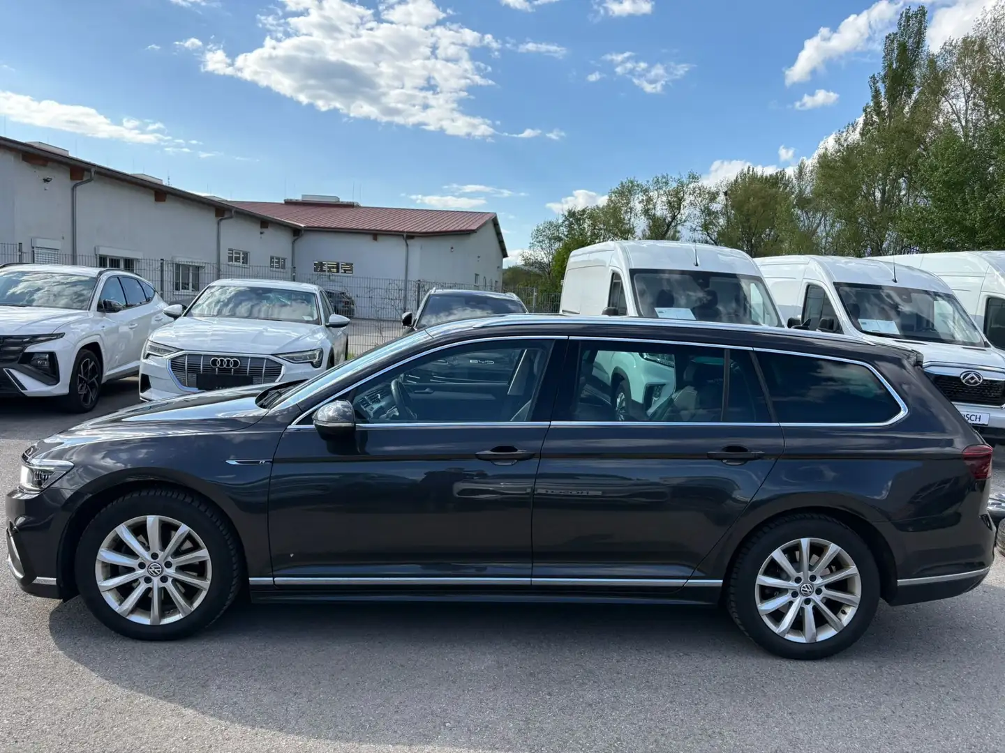 Volkswagen Passat Variant R-Line TDI 4M 8-fach STHZG AHK MATRIX +++ Grau - 2