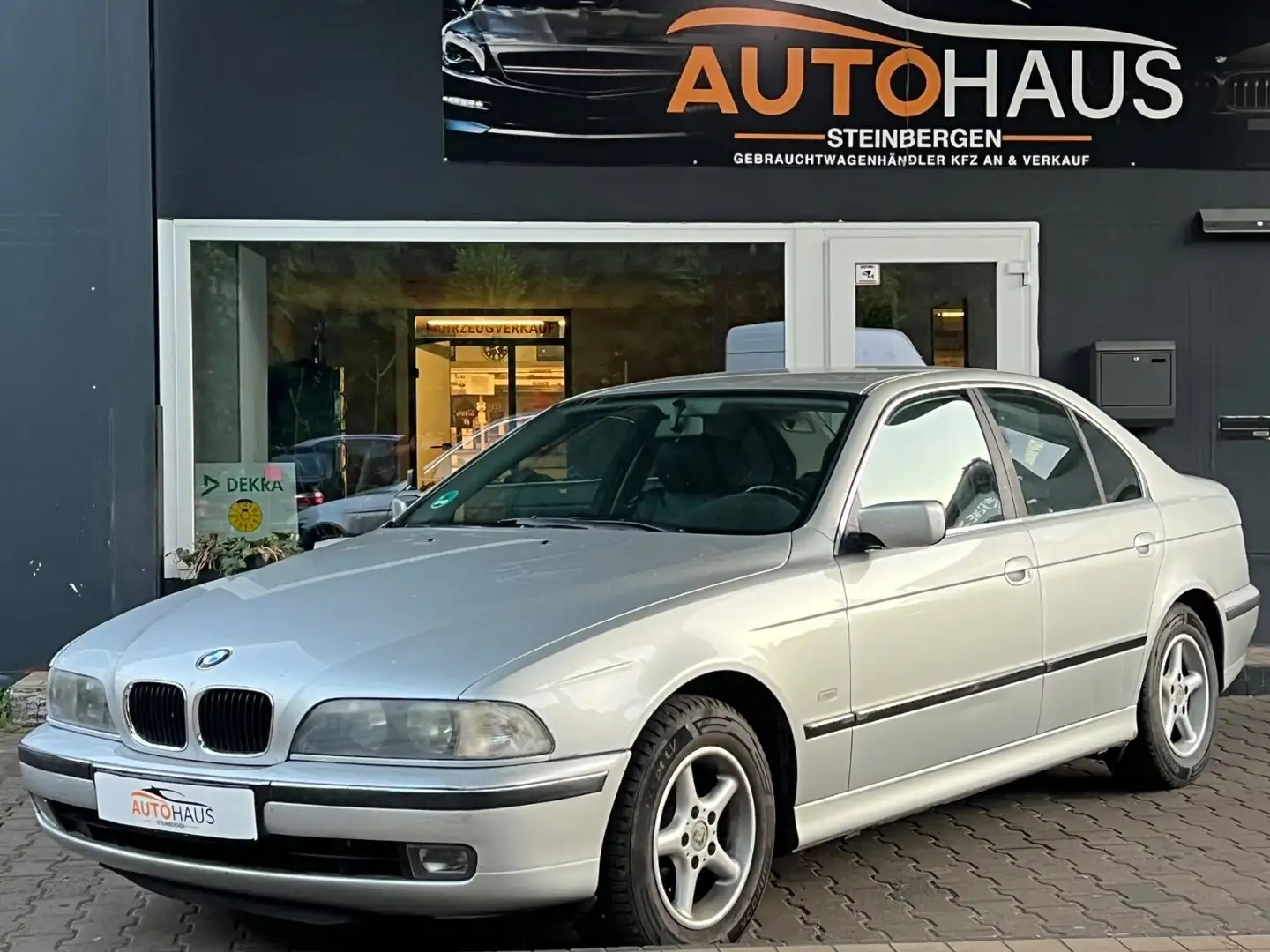 BMW 523 i Limousine/Klimaaautomatik/März 2026 Argintiu - 1