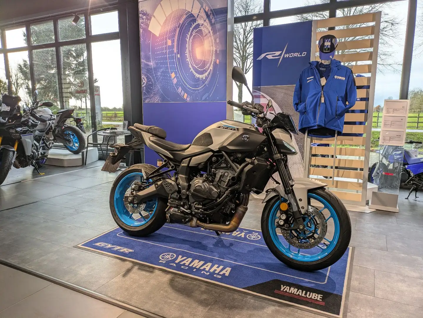 Yamaha MT-07 Mj. 25 Akrapovic Szürke - 1