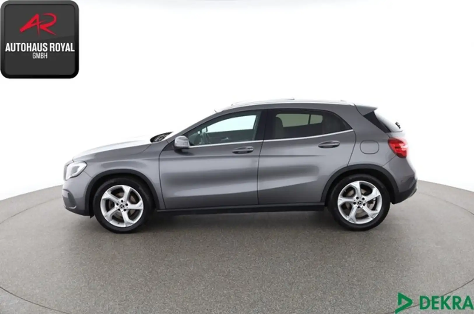Mercedes-Benz GLA 180 URBAN STANDHEIZUNG,KAMERA,GLASDACH,NAVI Grau - 2