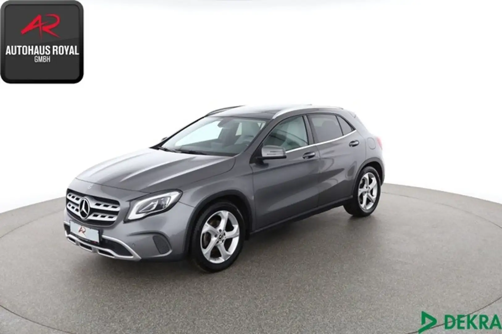 Mercedes-Benz GLA 180 URBAN STANDHEIZUNG,KAMERA,GLASDACH,NAVI Grau - 1