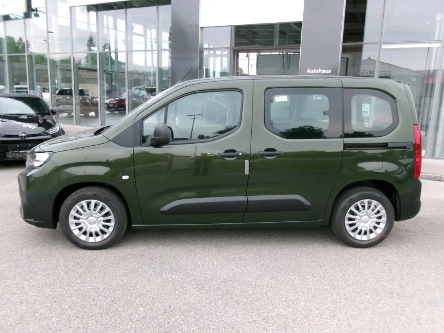 Toyota Proace City Proace City Verso L1 5szg 1,2 Active !!!TOP FINANZ Grün - 2
