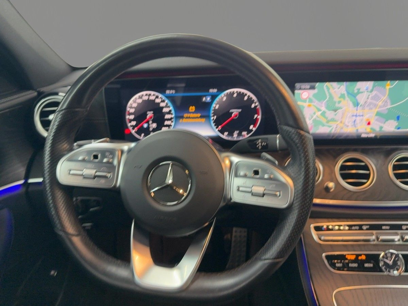 Mercedes-Benz E 450 T AMG Line 4Matic PANO LUFT LEDER 360°KAM — photo 9