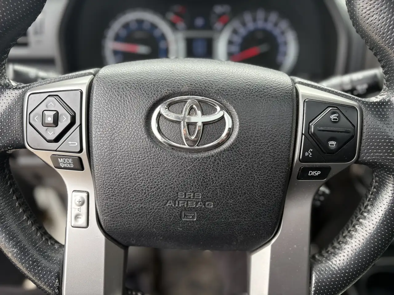 Toyota 4-Runner снимка Toyota 4-Runner