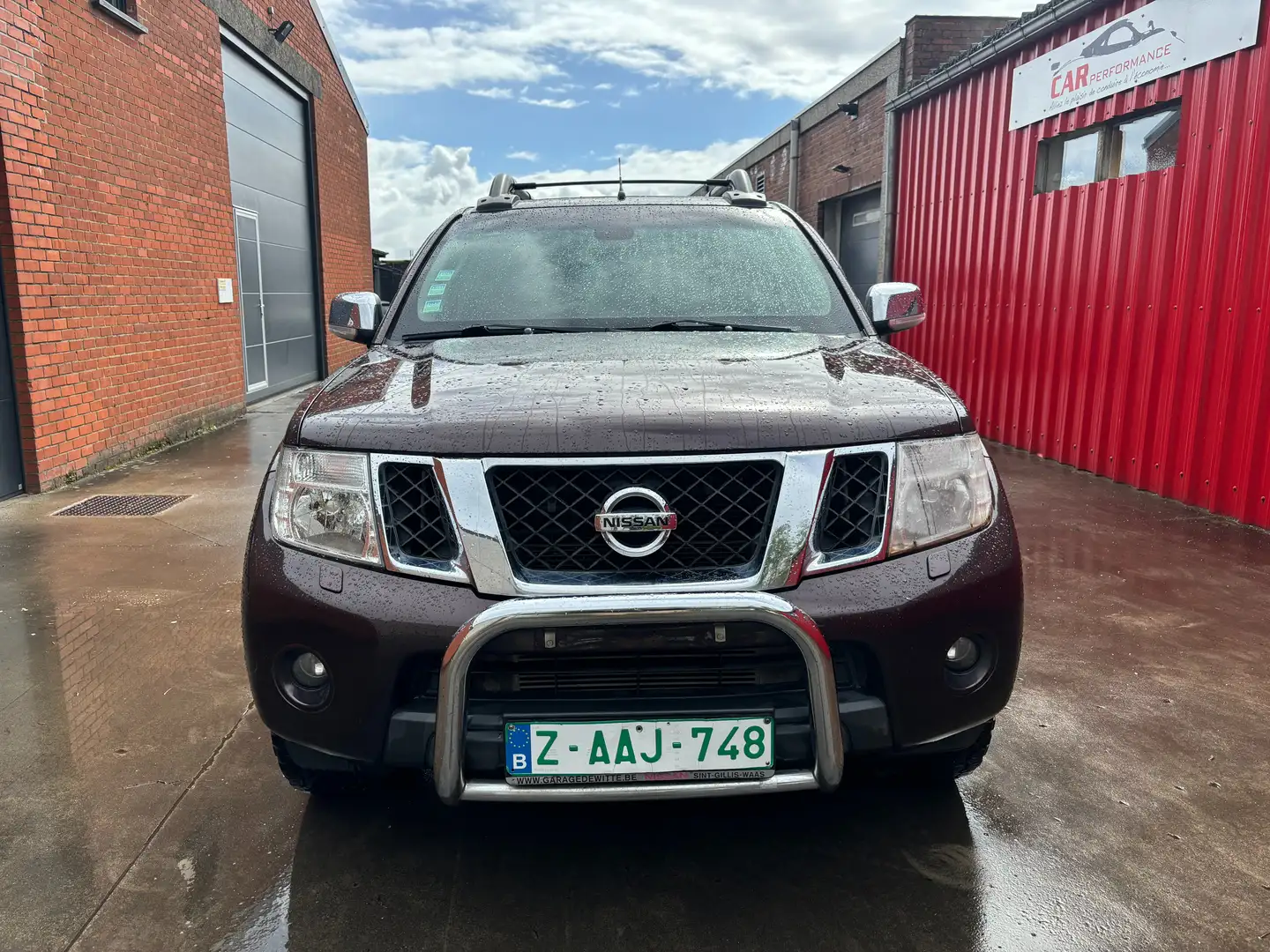 Nissan Navara 3.0 V6 Brązowy - 1