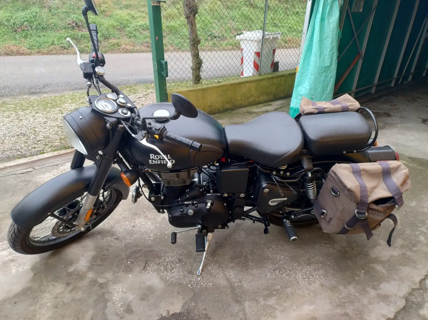 Royal Enfield Classic stalt black 2posti Nero - 1