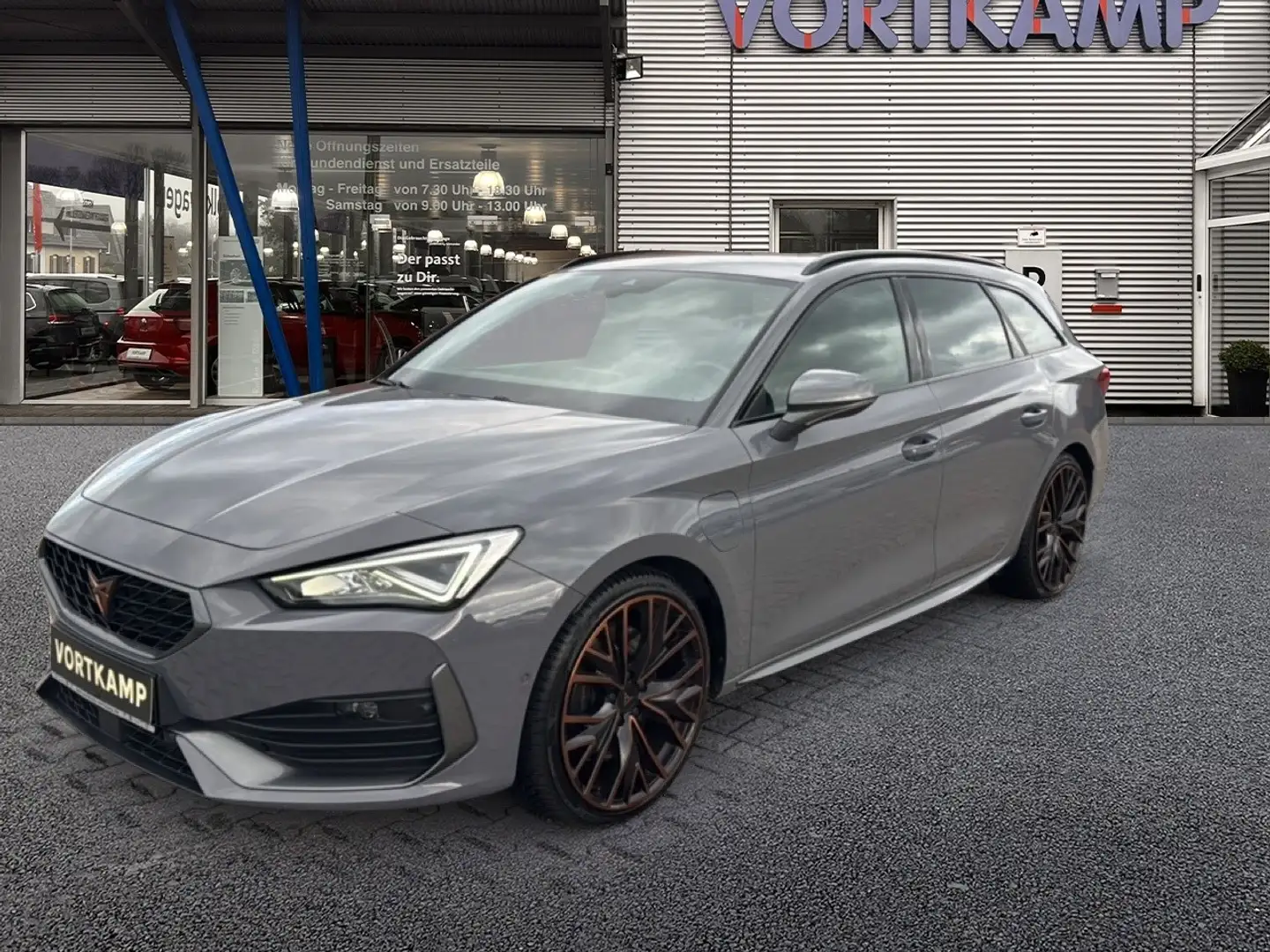 CUPRA Leon ST VZ e-Hybrid AHK/Kamera/Memory Grau - 2