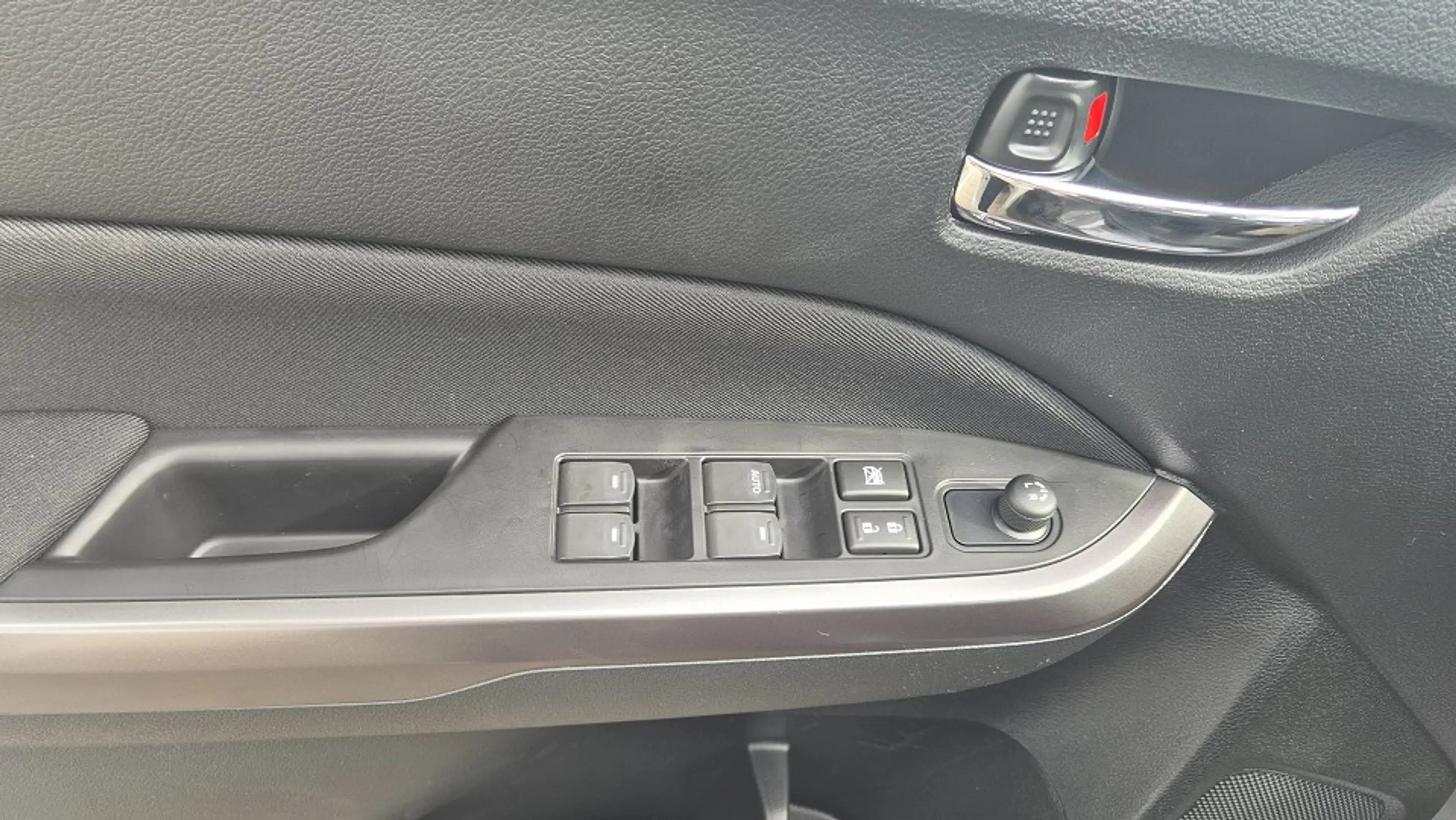 Suzuki Vitara Comfort Hybrid — photo 8