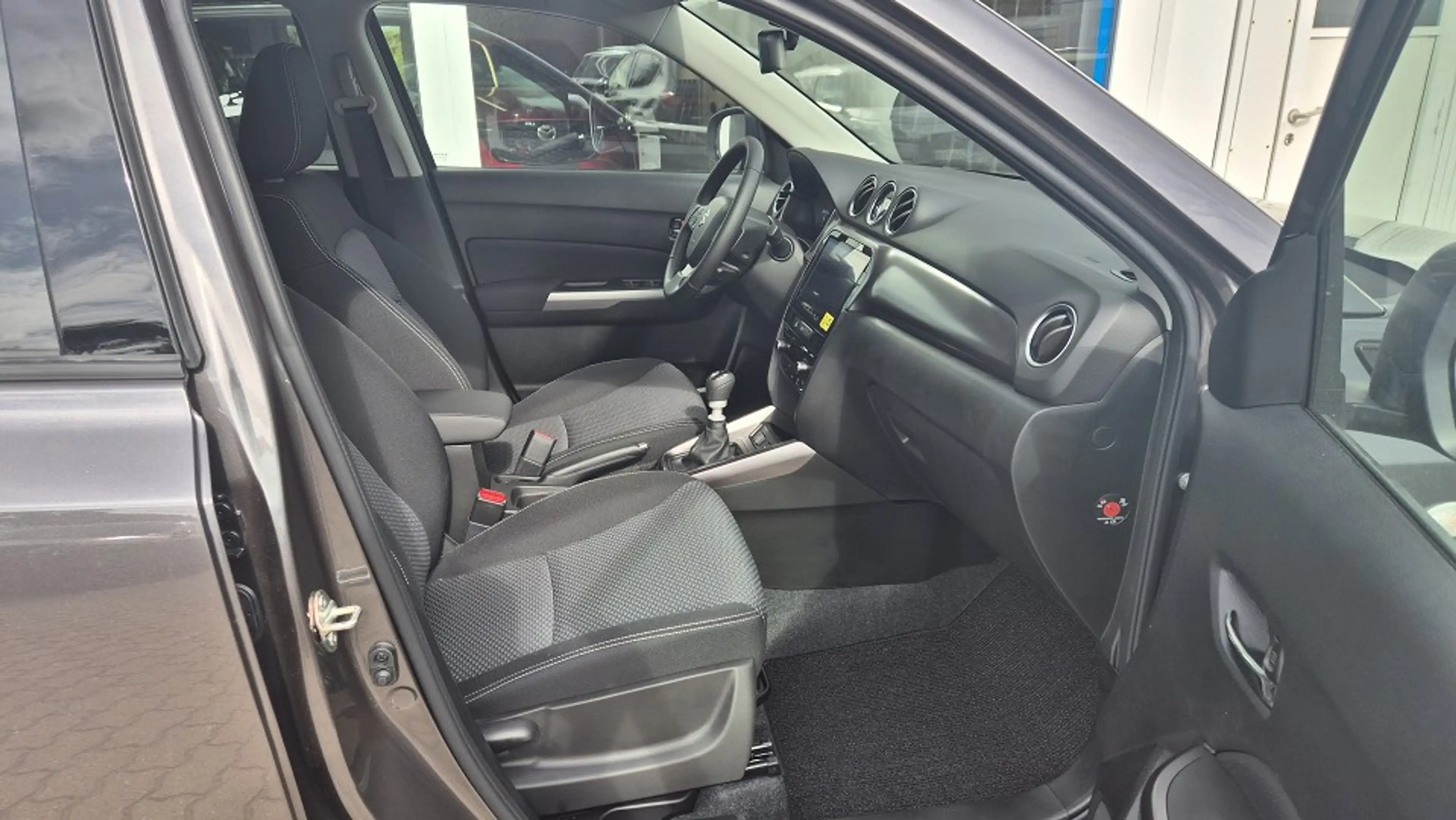 Suzuki Vitara Comfort Hybrid — photo 4