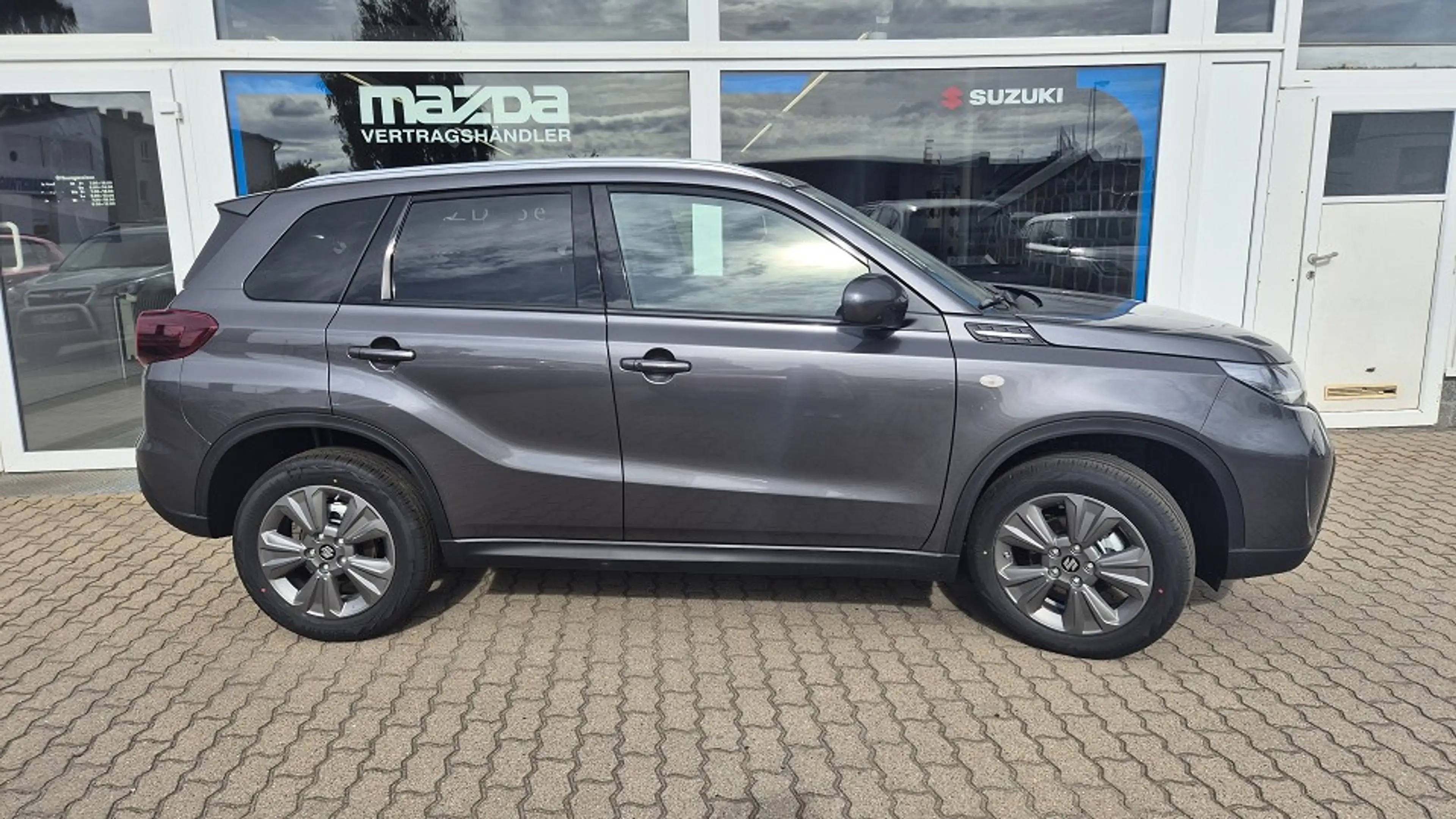 Suzuki Vitara Comfort Hybrid — photo 3