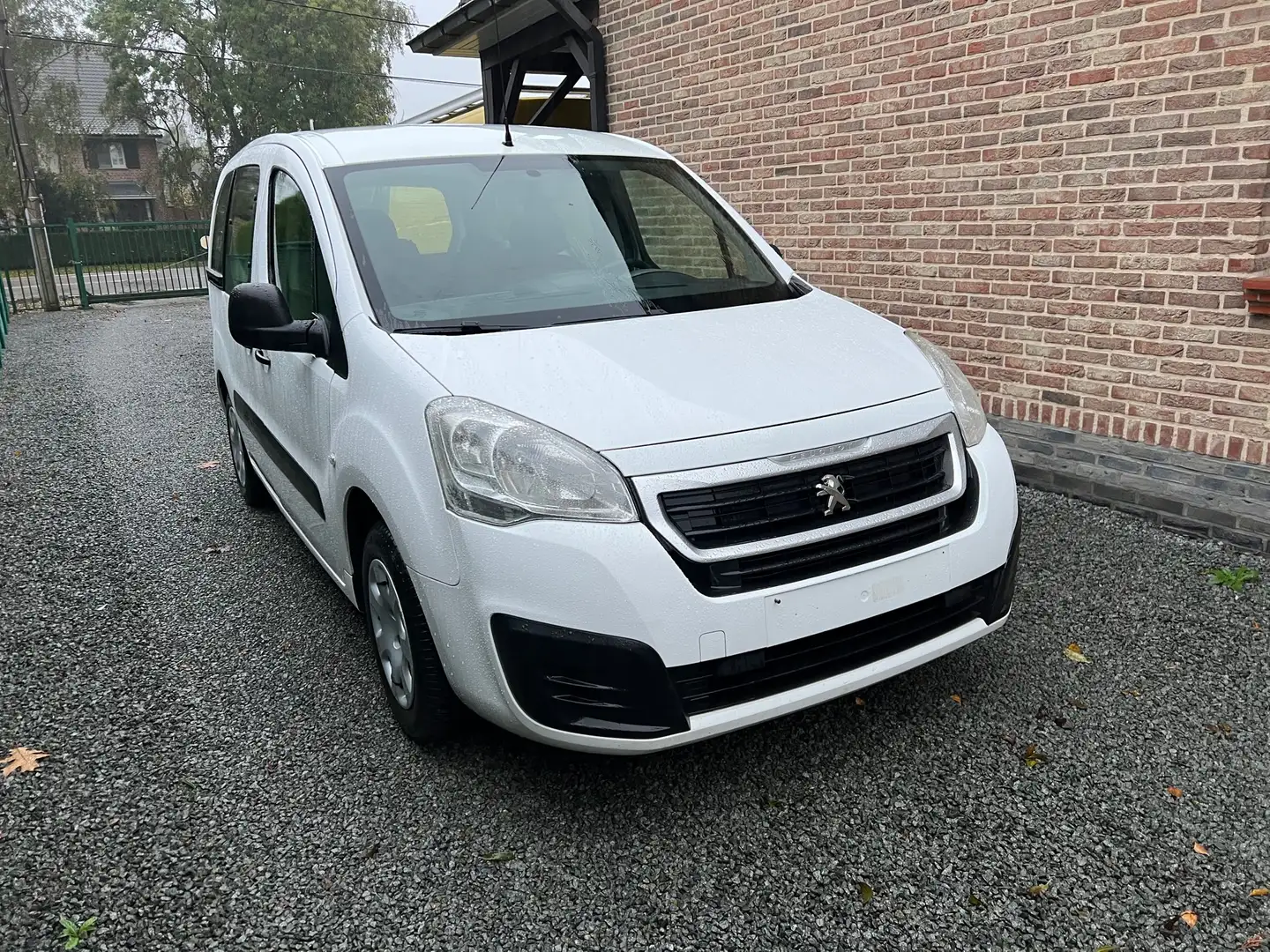 Peugeot Partner 1.6 BlueHDi Active. teepe aircon Wit - 1