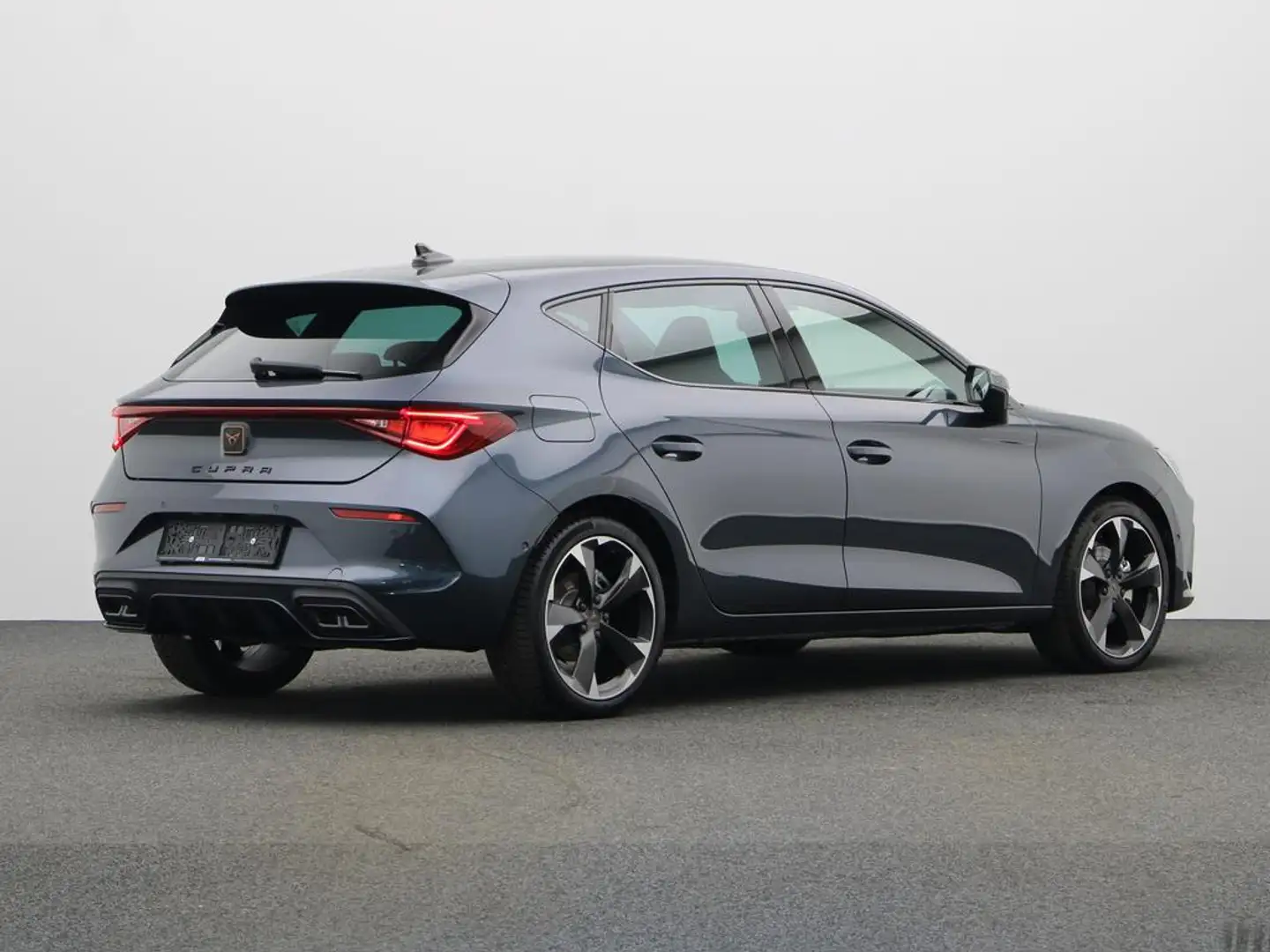 CUPRA Leon 1.5 eTSI 150 PK DSG AUTOMAAT Grijs - 2