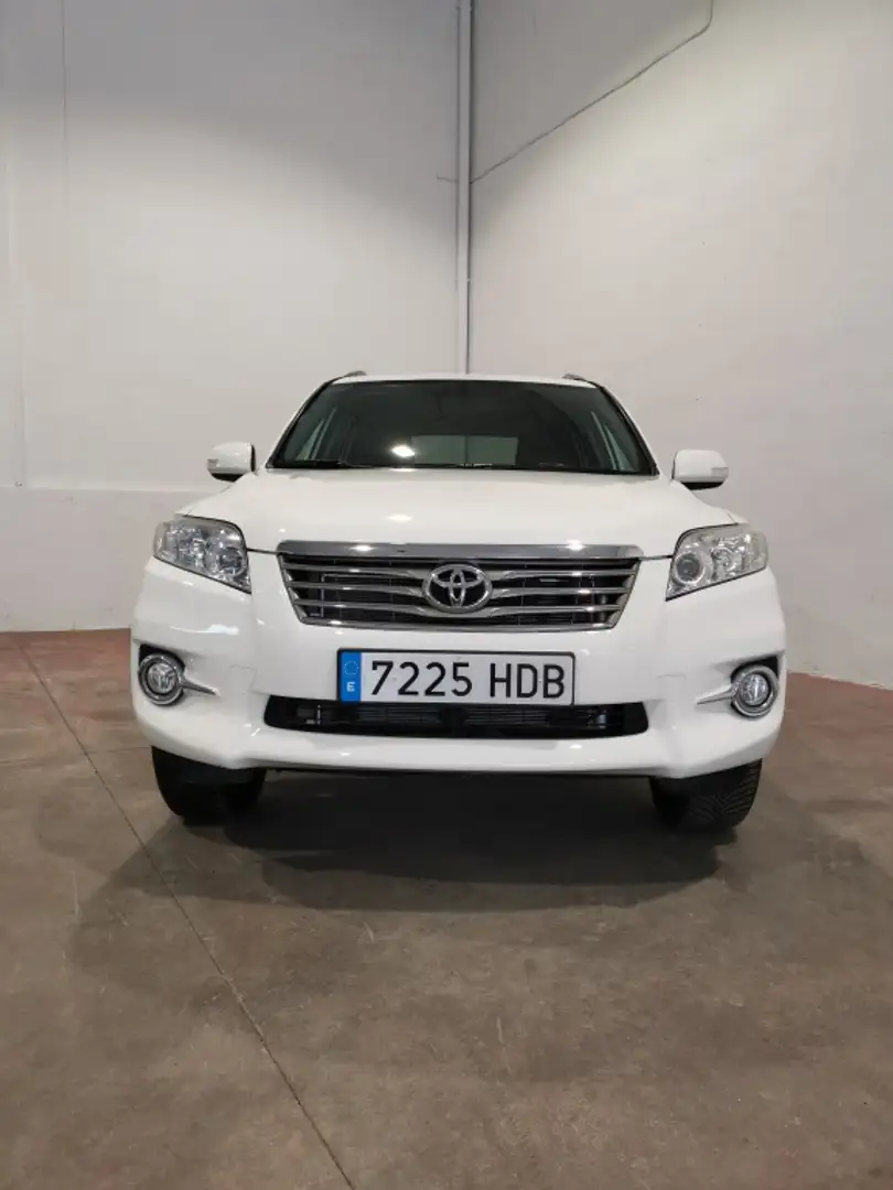 Toyota RAV 4 2.2D-4D Advance 4x2 Weiß - 2