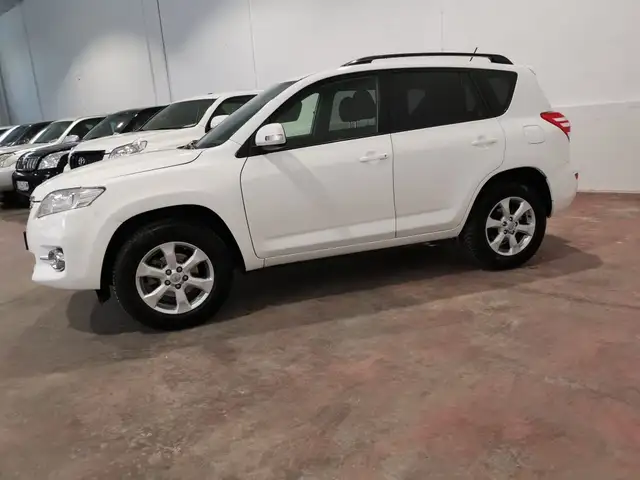 Toyota RAV 4 2.2D-4D Advance 4x2