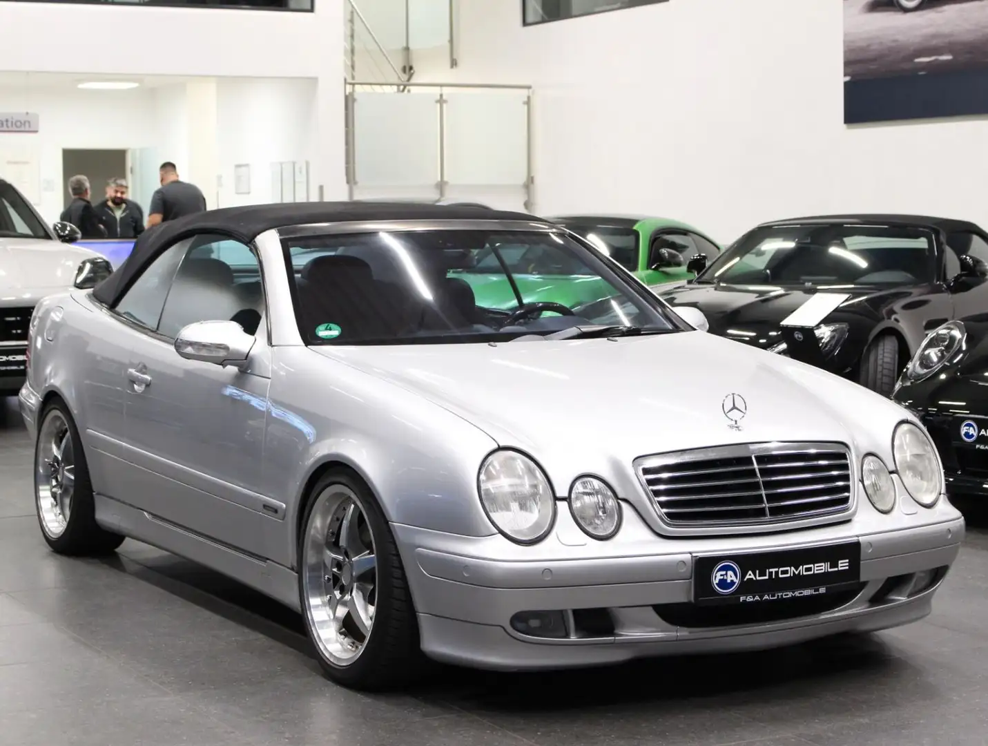 Mercedes-Benz CLK 200 KOMPR. Evolution AVANTGARDE Cabrio Silber - 2