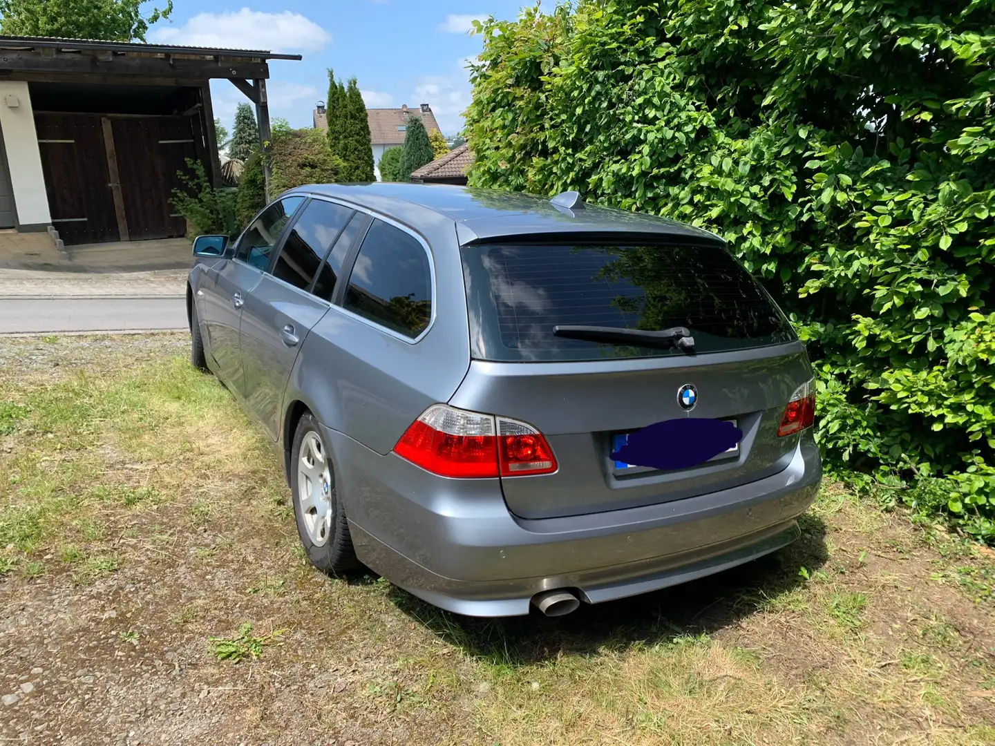 BMW 520 520d Touring Aut. Сірий - 2