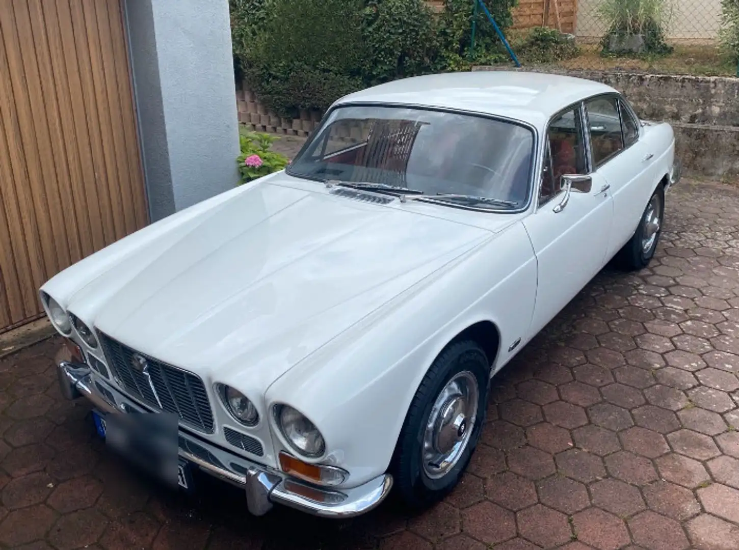 Jaguar XJ6 Serie 1 3. Hand, ex-CH Fahrzeug Weiß - 2