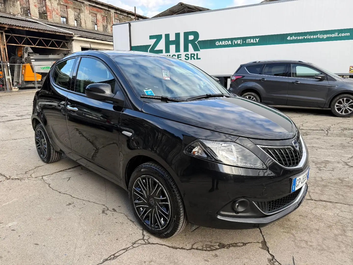 Lancia Ypsilon 1.0 FireFly 5 porte S&S Hybrid Gold Noir - 2