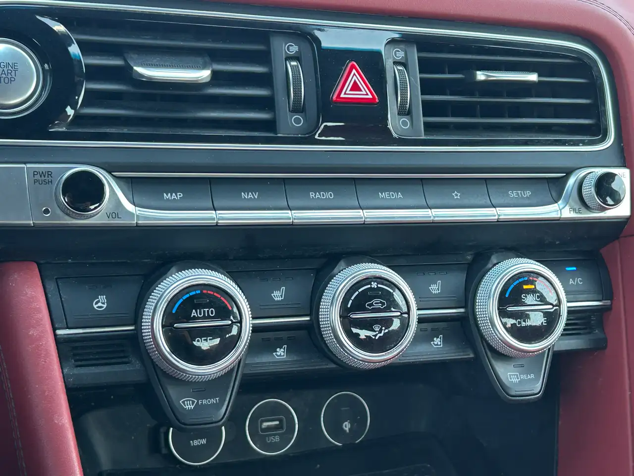 Genesis G70 снимка Genesis G70