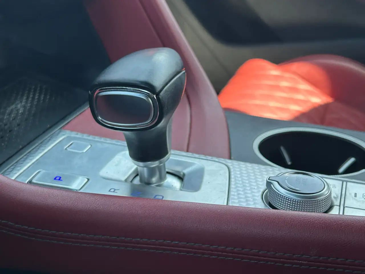 Genesis G70 снимка Genesis G70